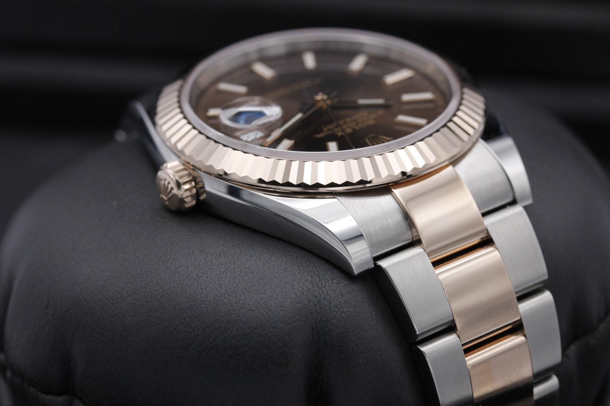 Watch Image 4
