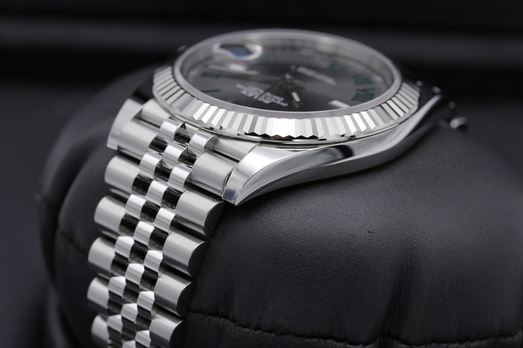 Watch Image 5