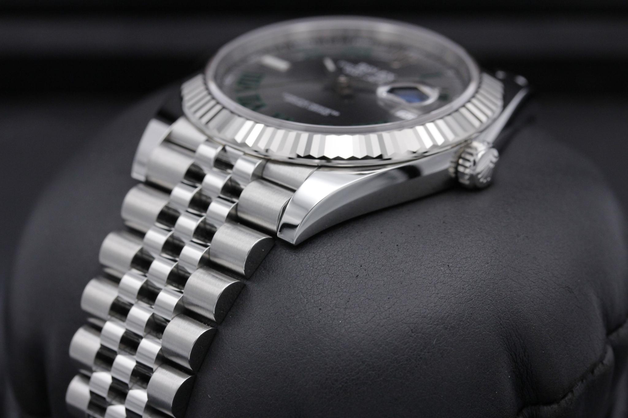 Watch Image 2