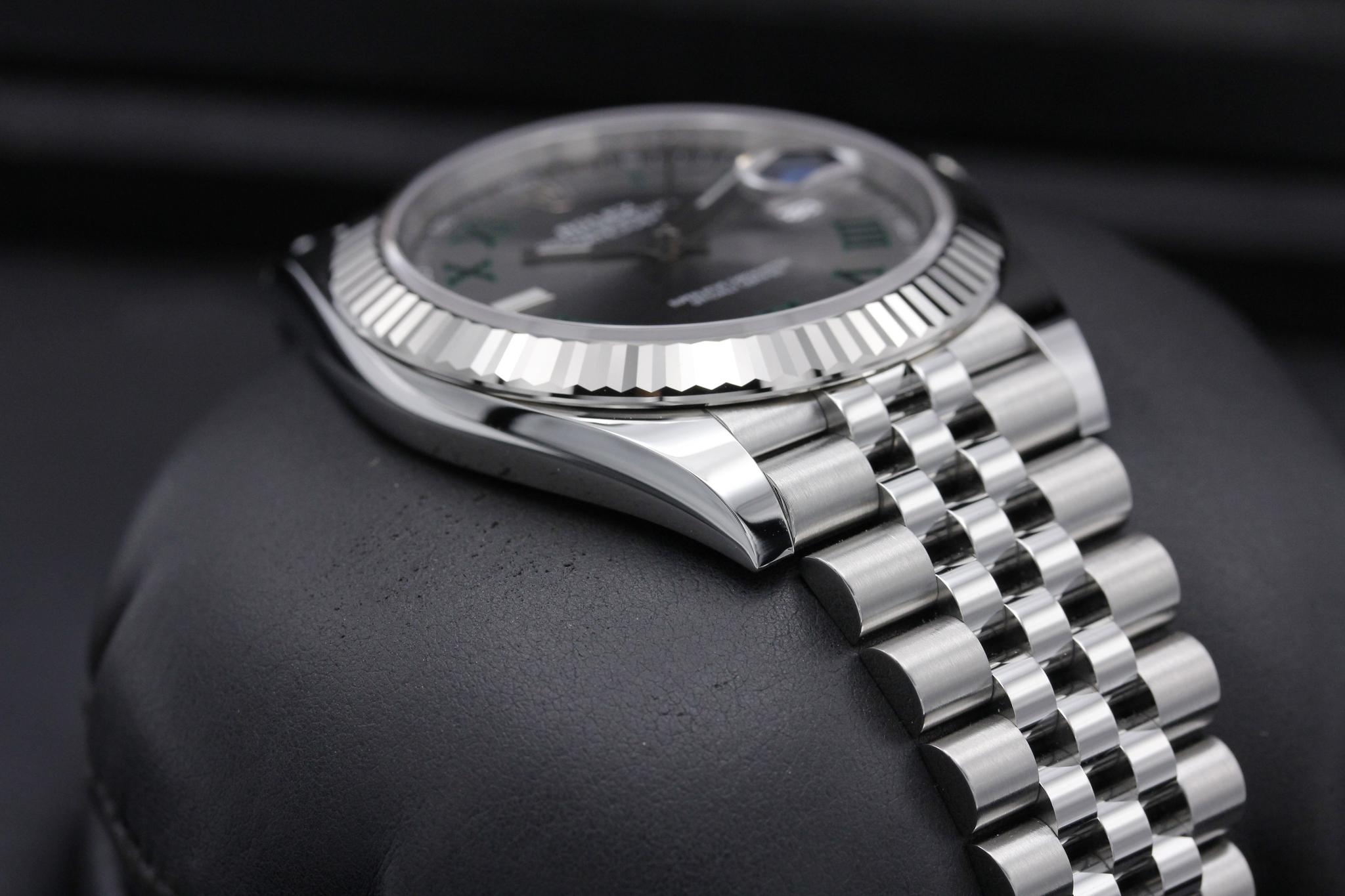 Watch Image 6