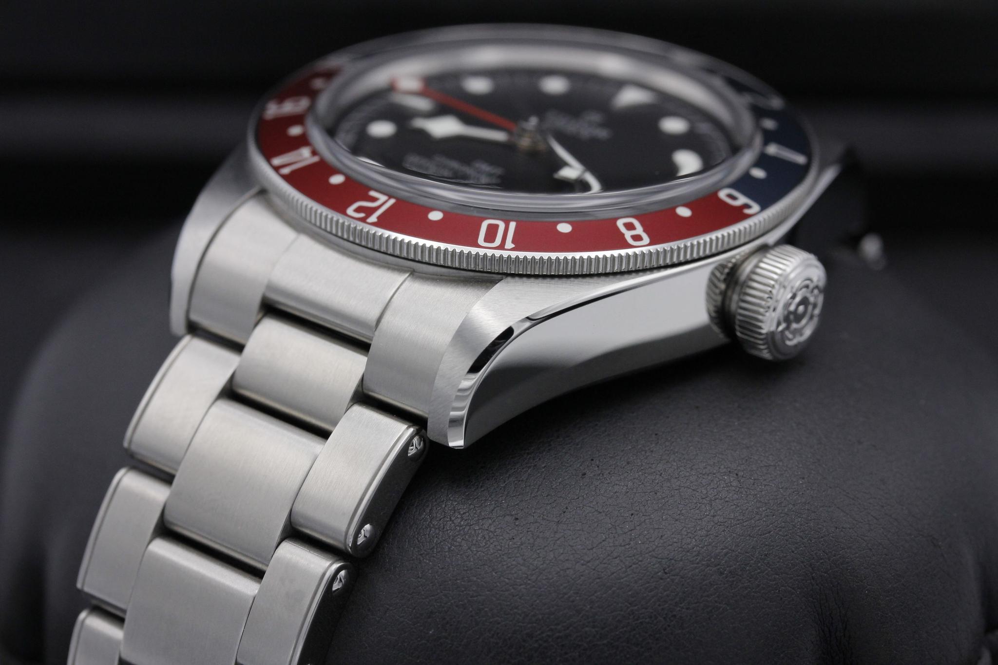 Watch Image 2