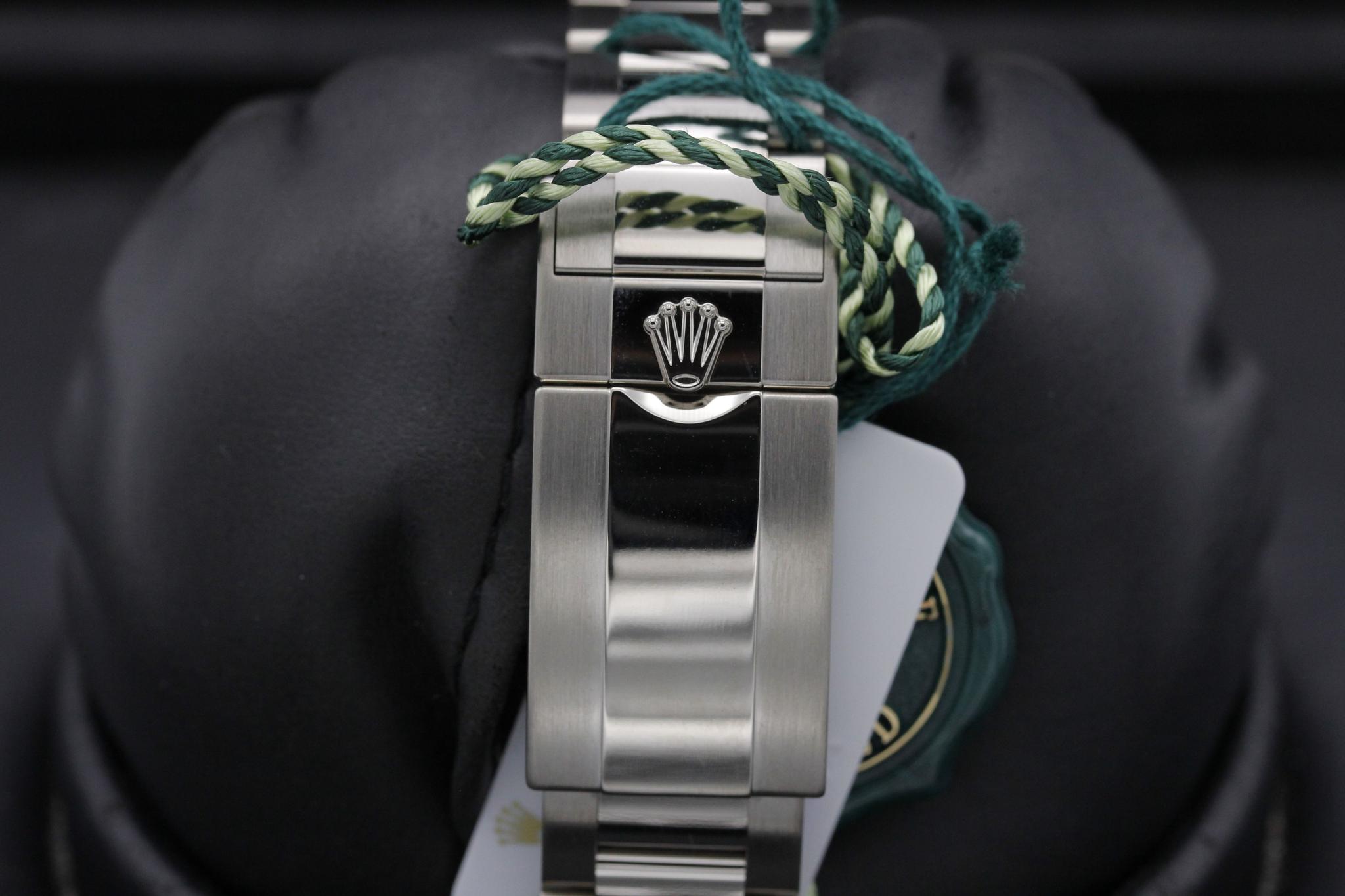 Watch Image 8