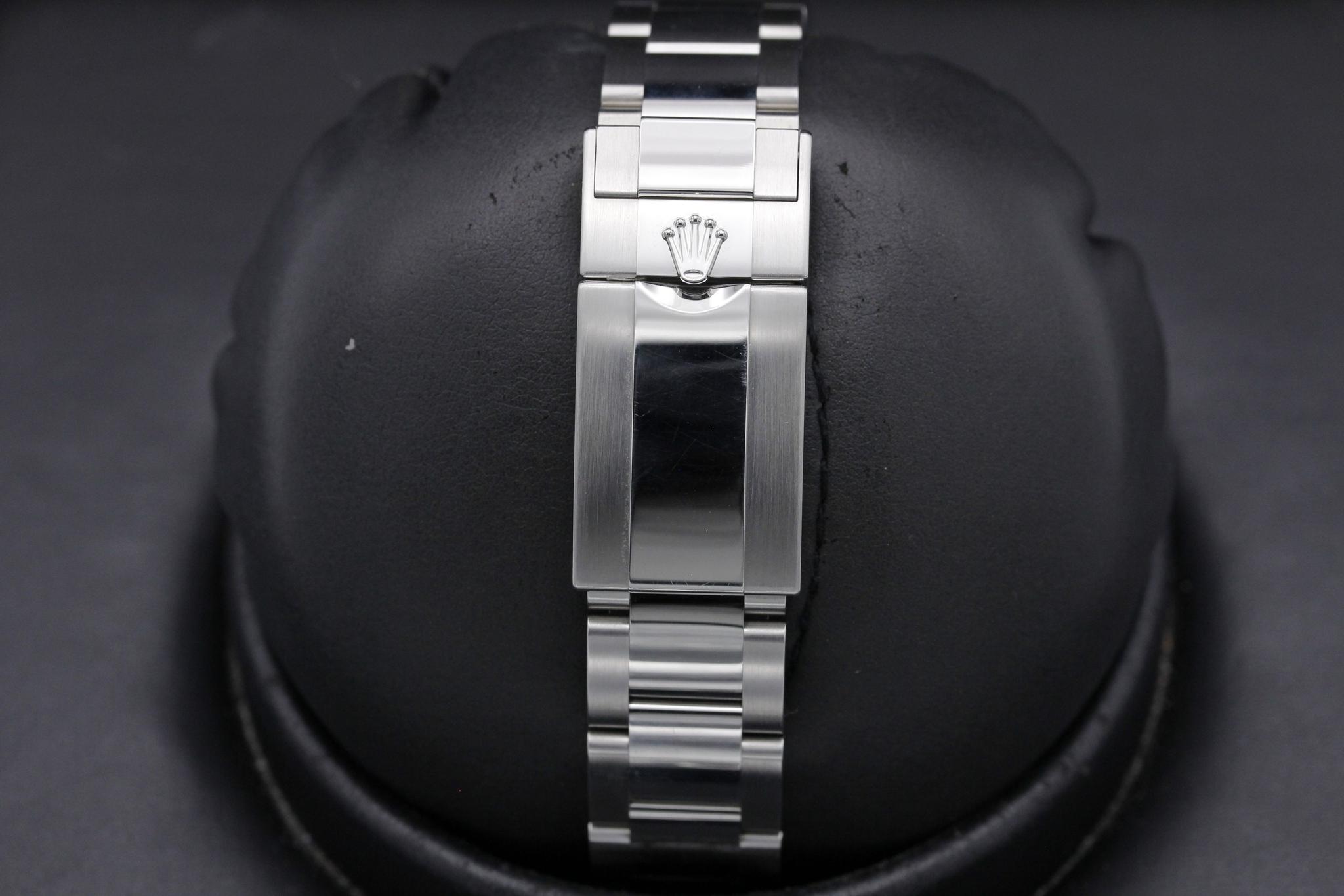 Watch Image 8