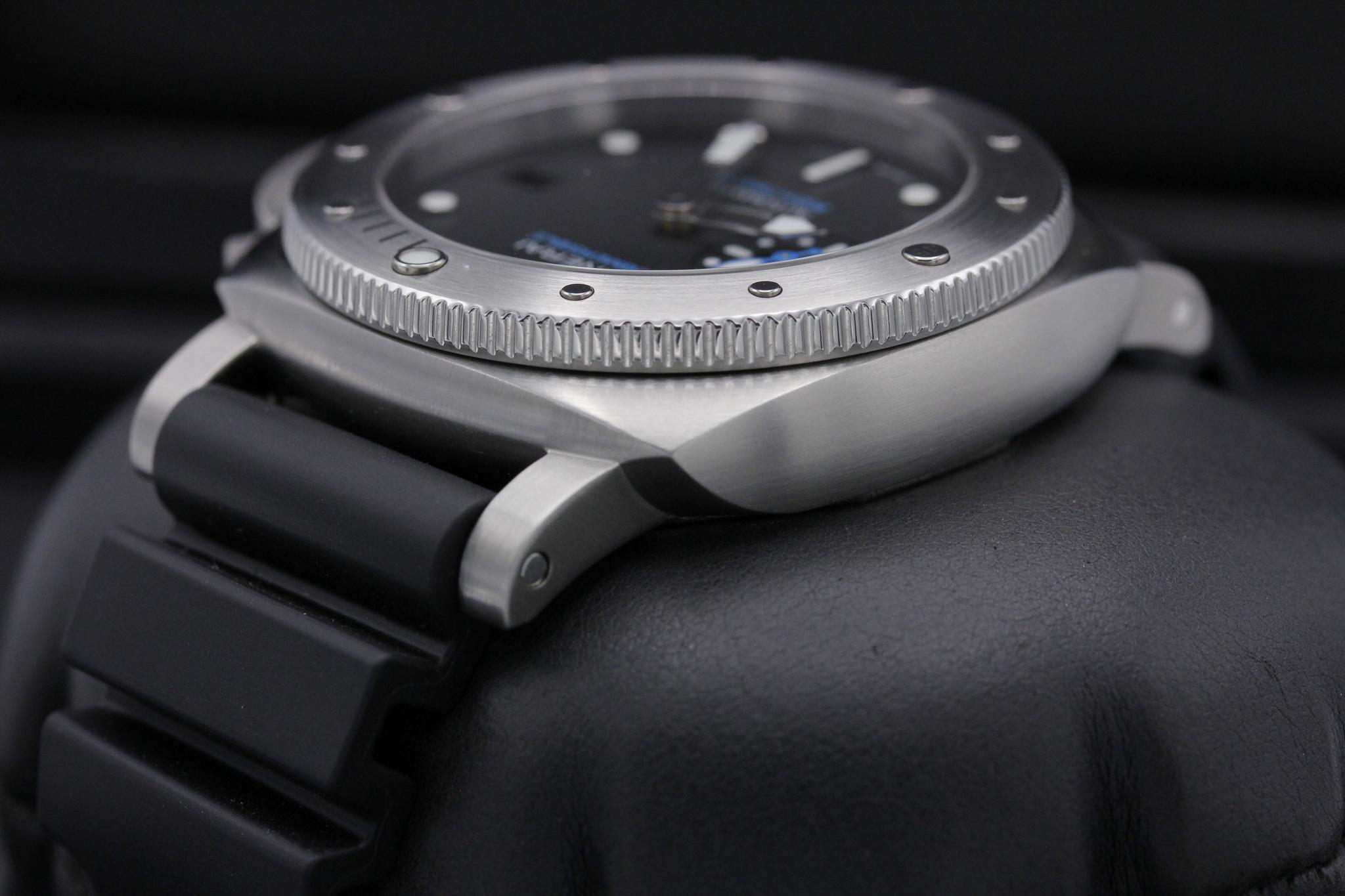 Watch Image 5