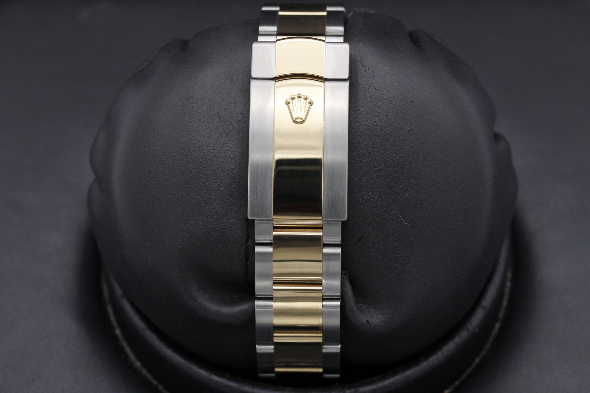 Watch Image 8