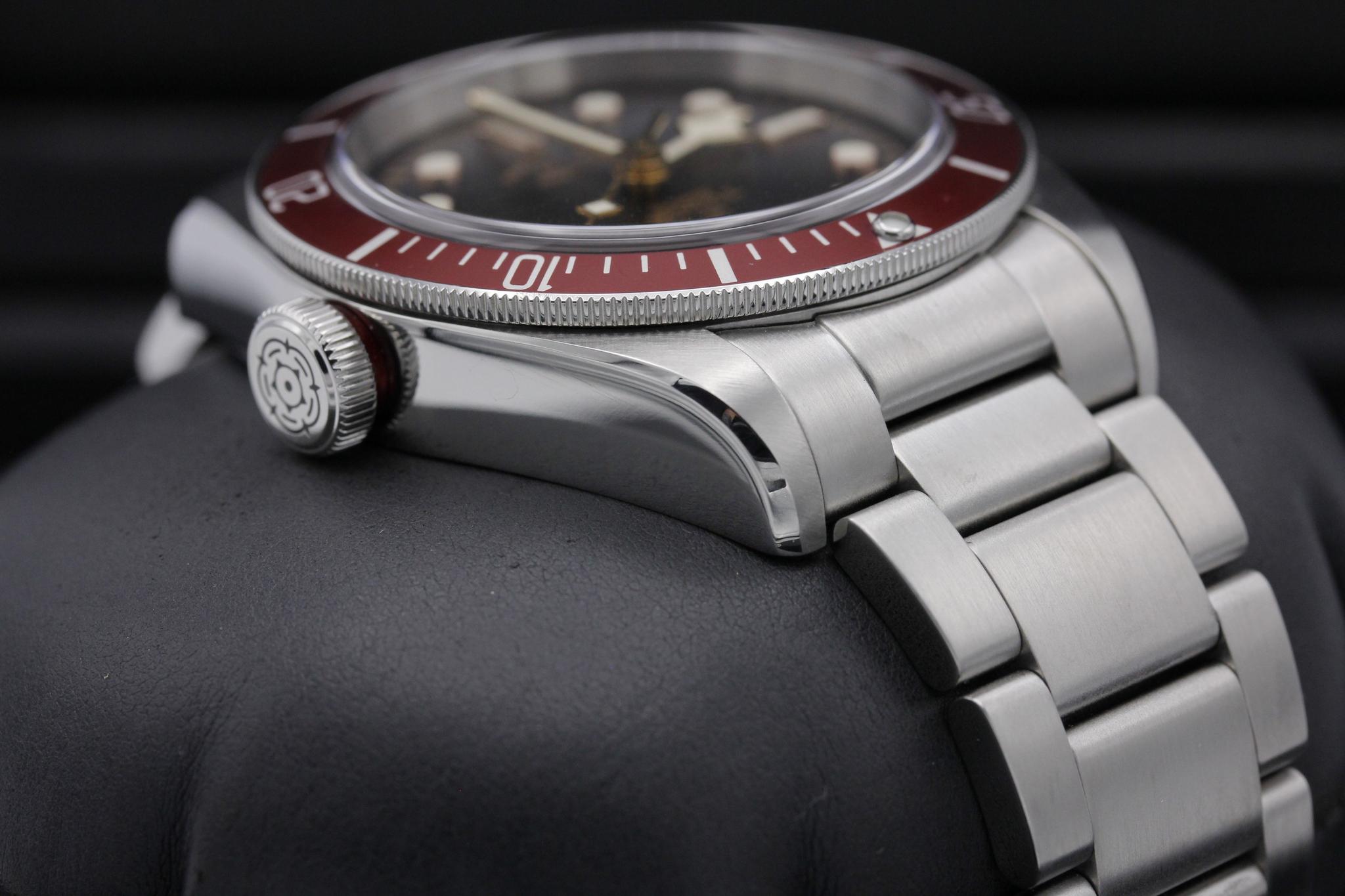 Watch Image 4