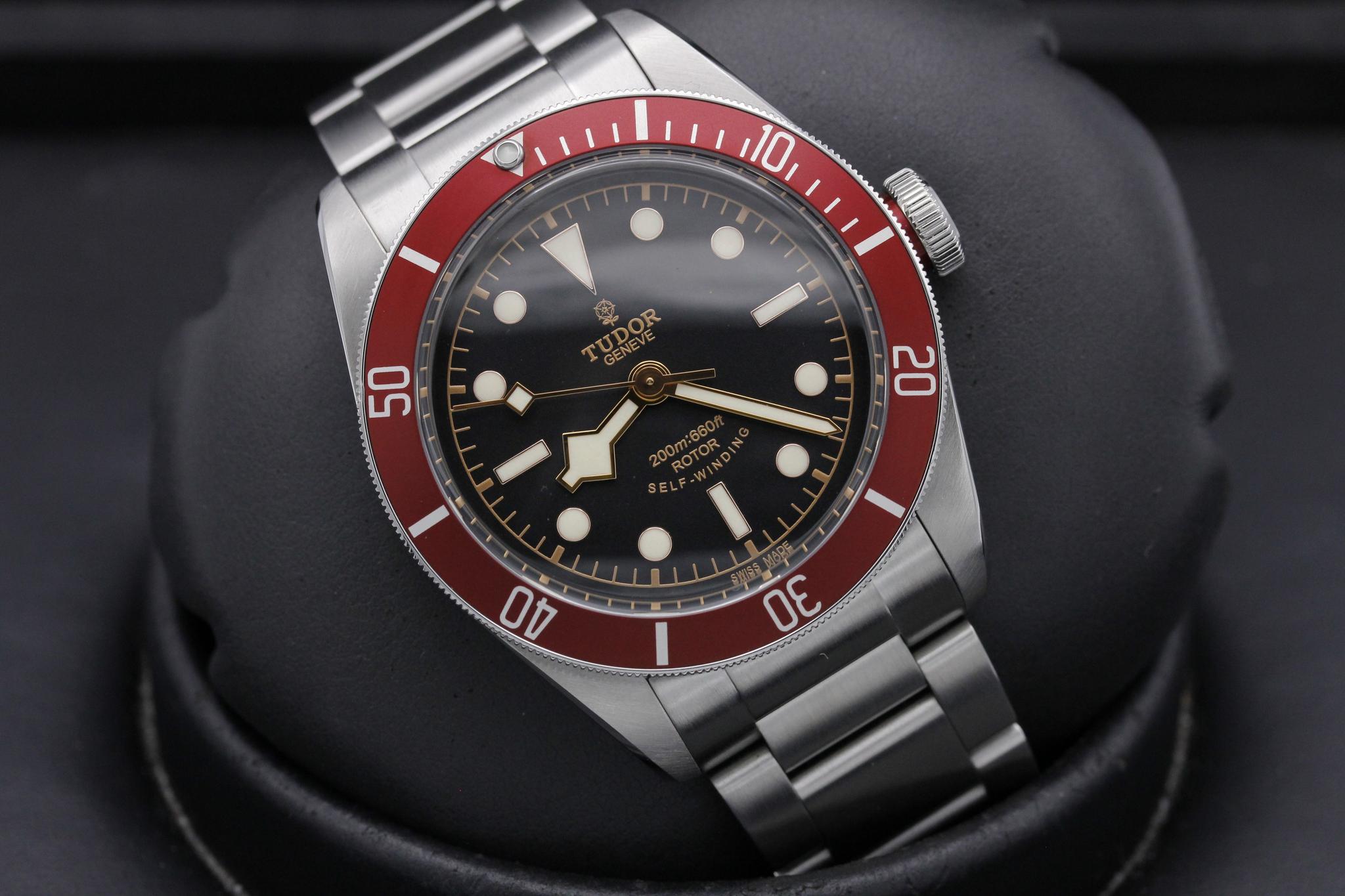 Watch Image 9