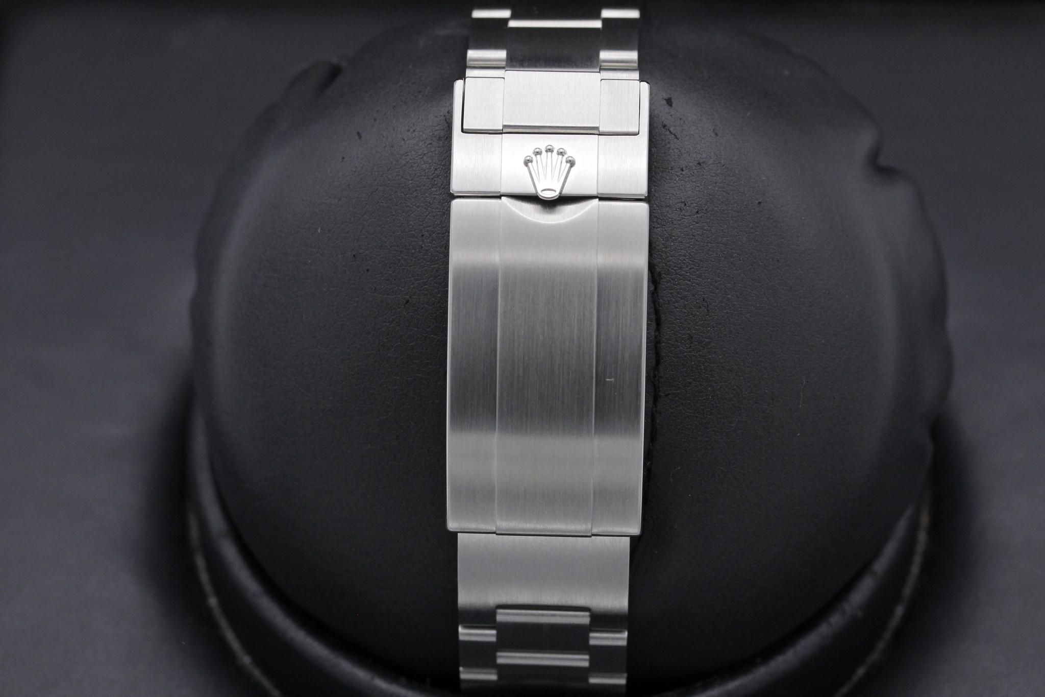 Watch Image 8
