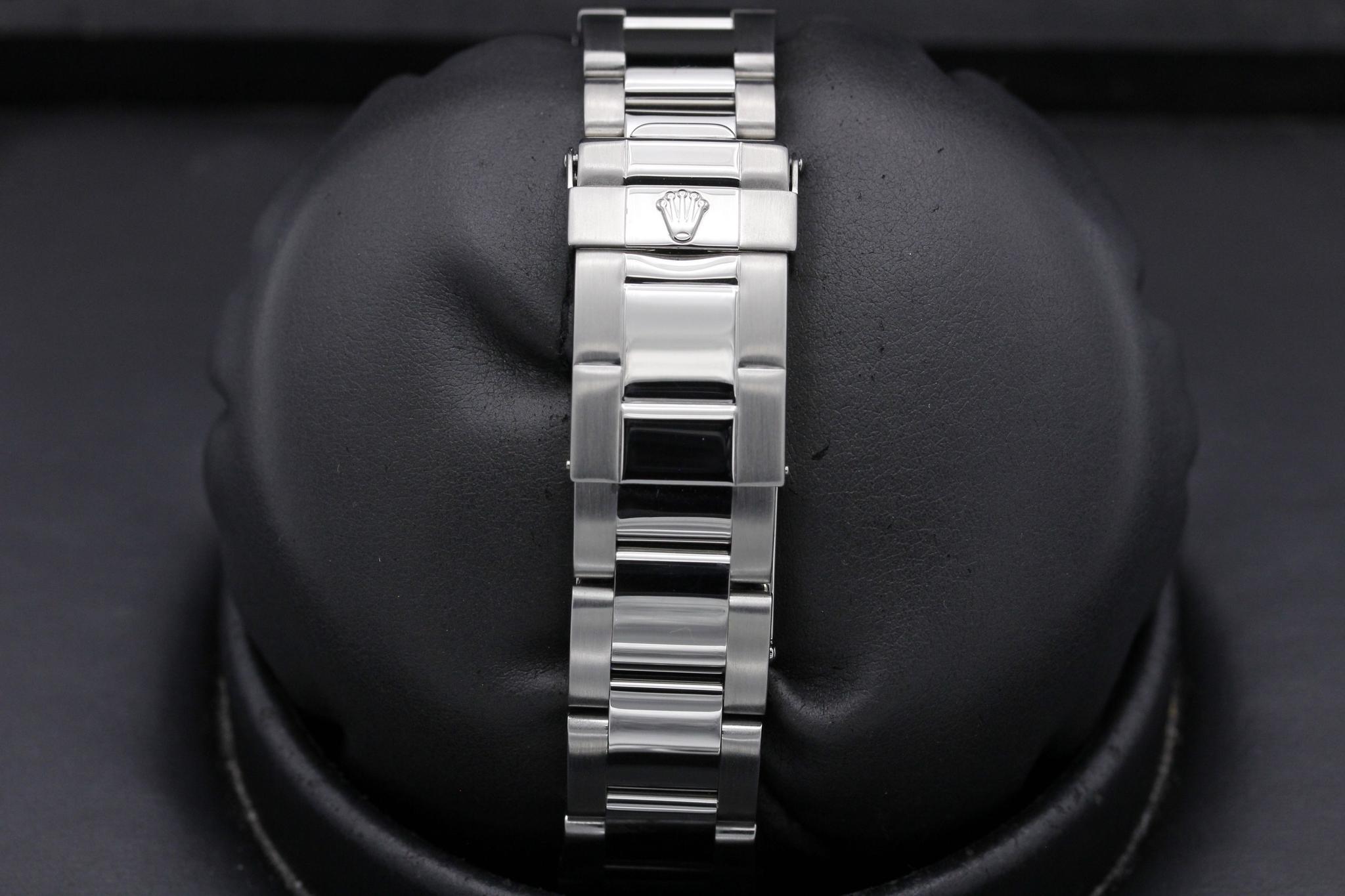 Watch Image 8