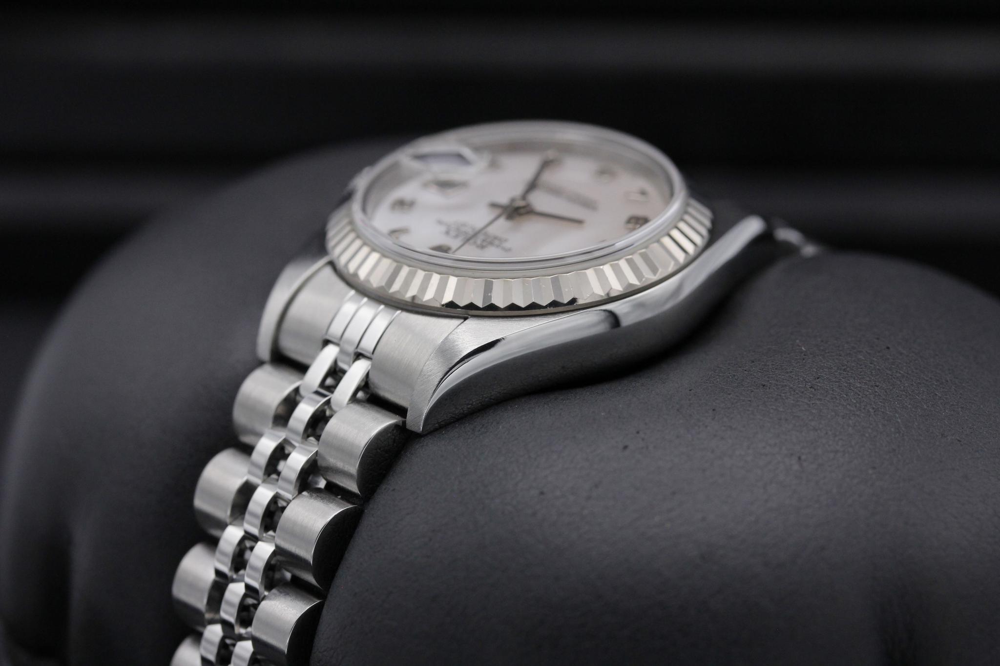 Watch Image 5