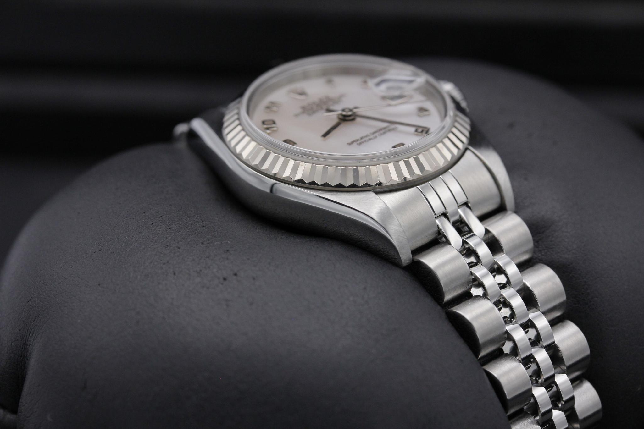 Watch Image 6