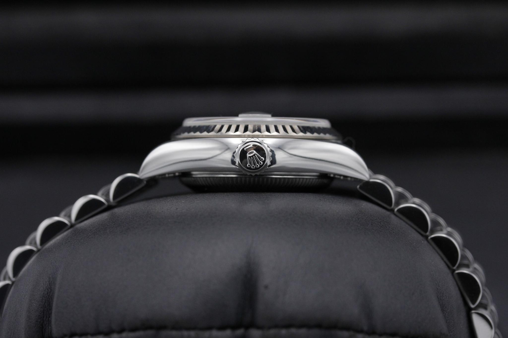 Watch Image 3