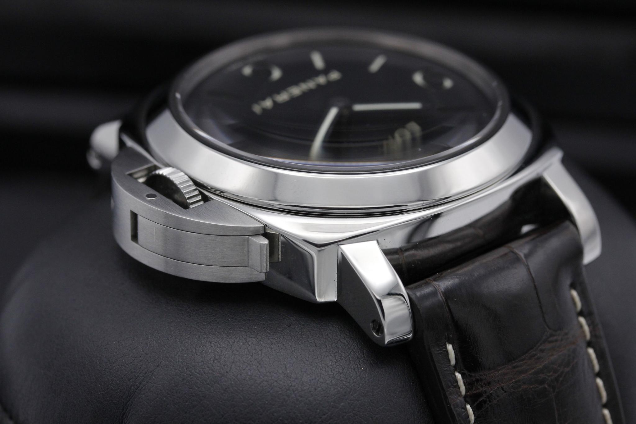 Watch Image 4