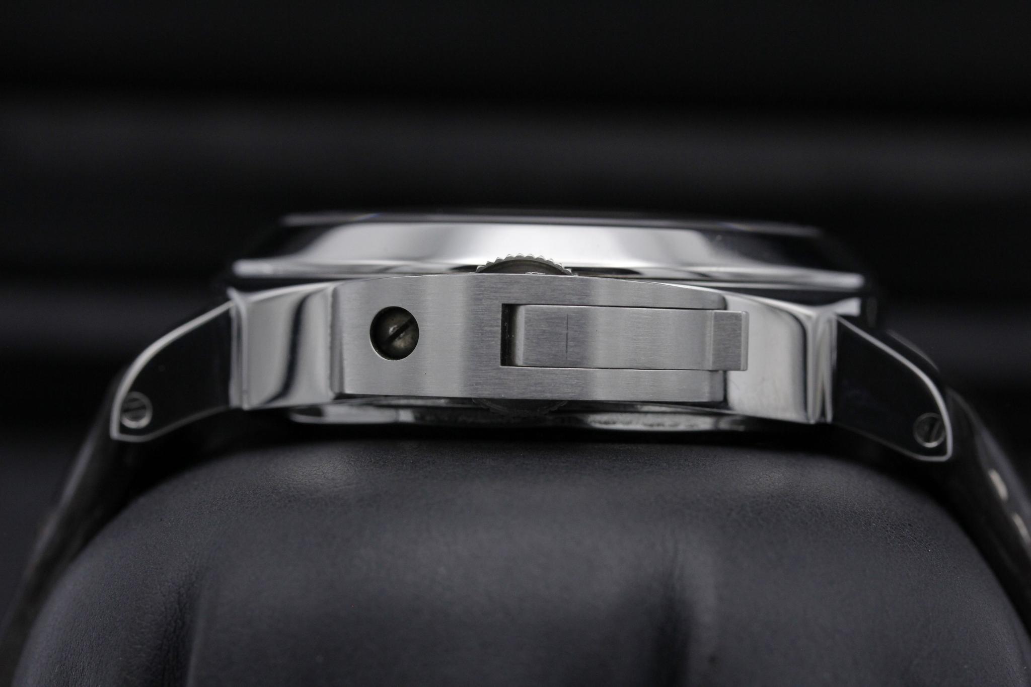 Watch Image 3