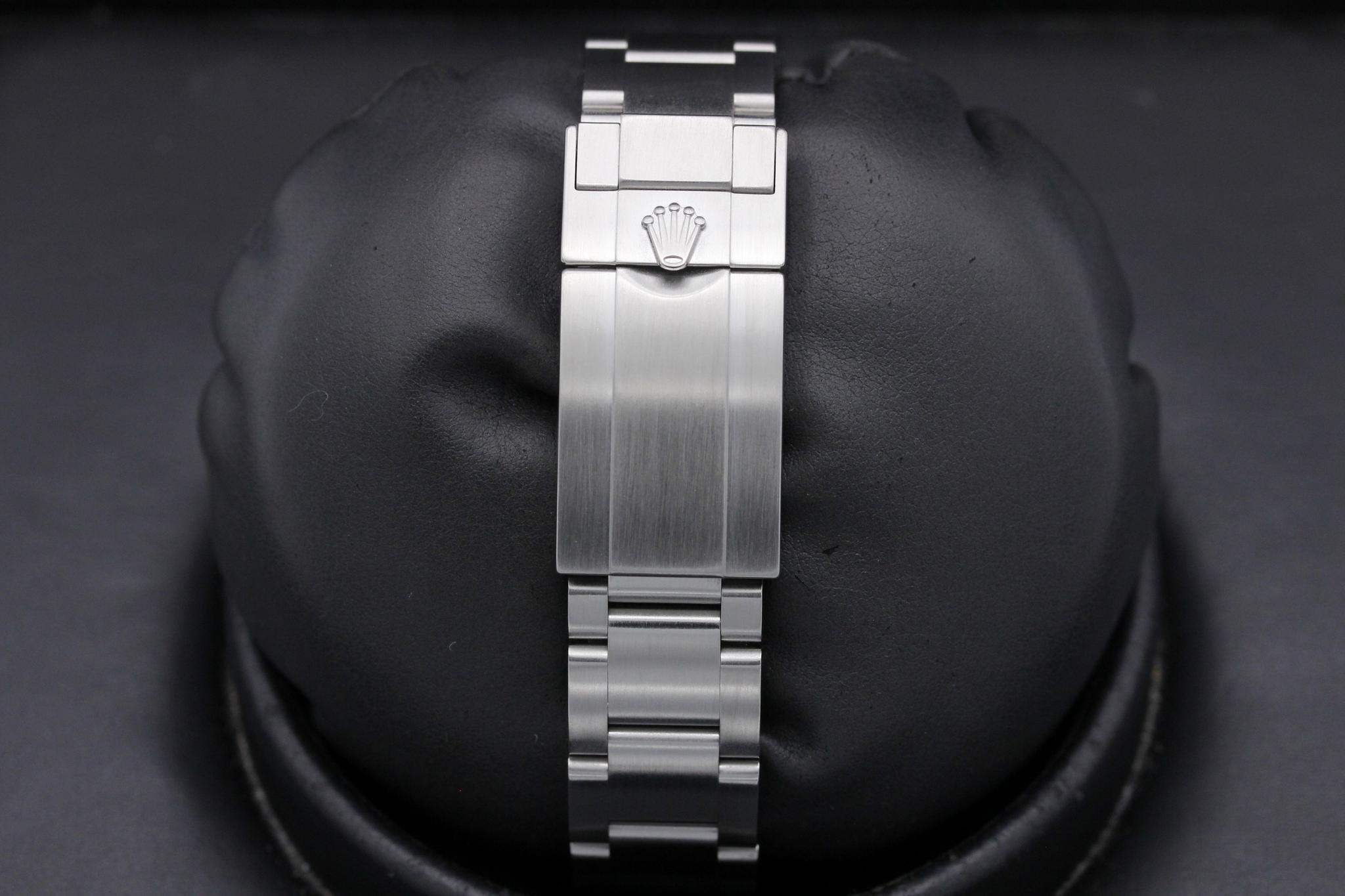 Watch Image 8