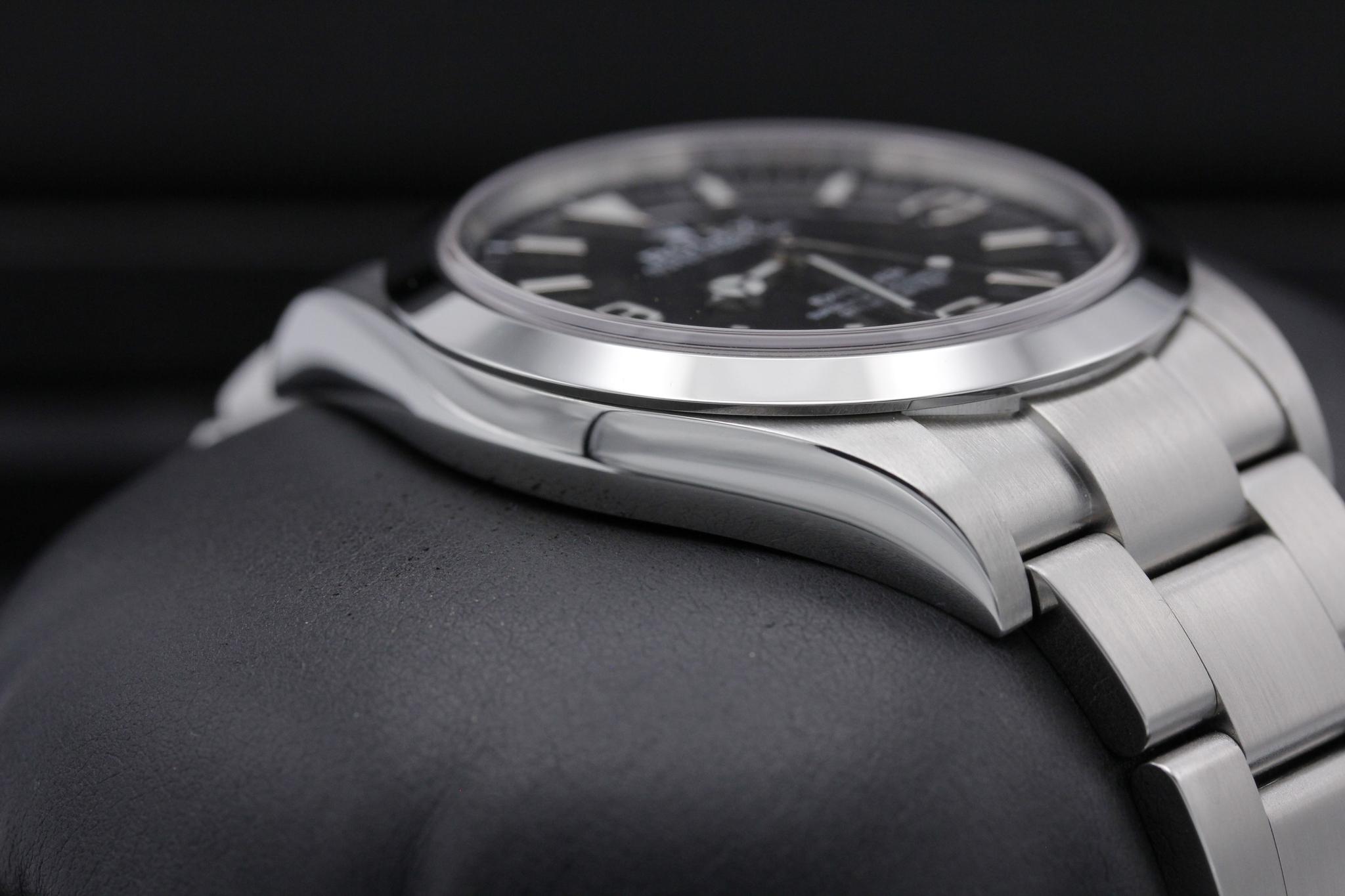 Watch Image 6