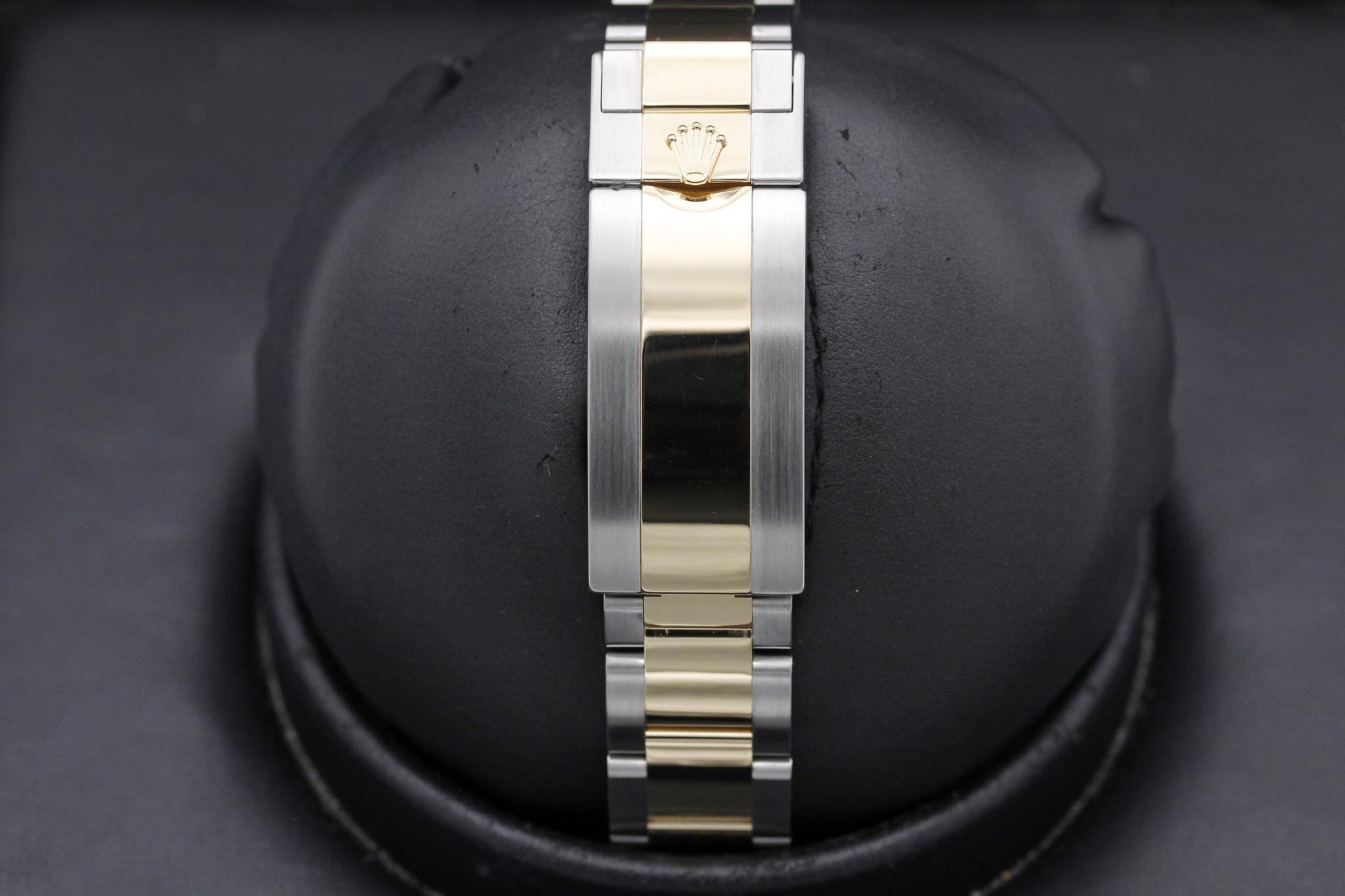 Watch Image 8