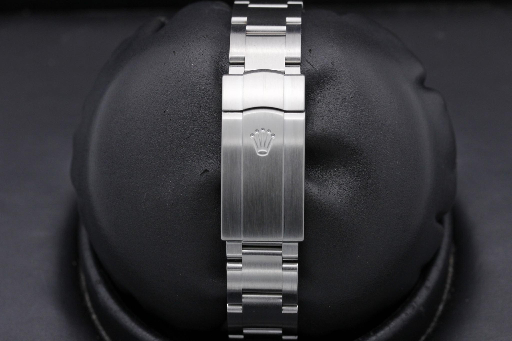 Watch Image 8