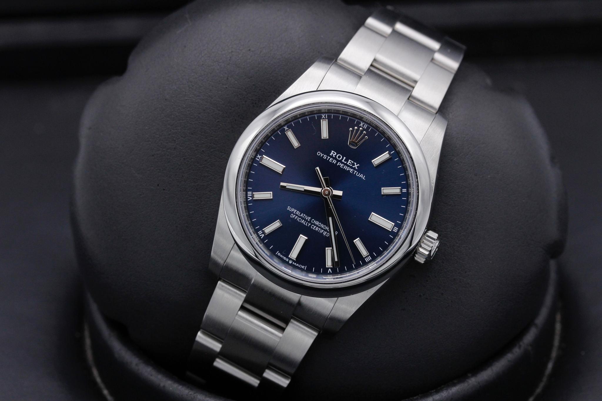 Watch Image 10