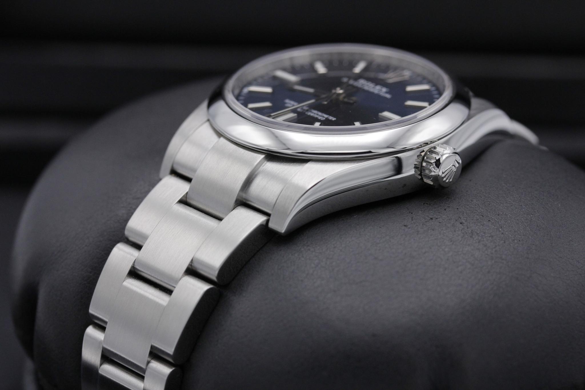 Watch Image 2