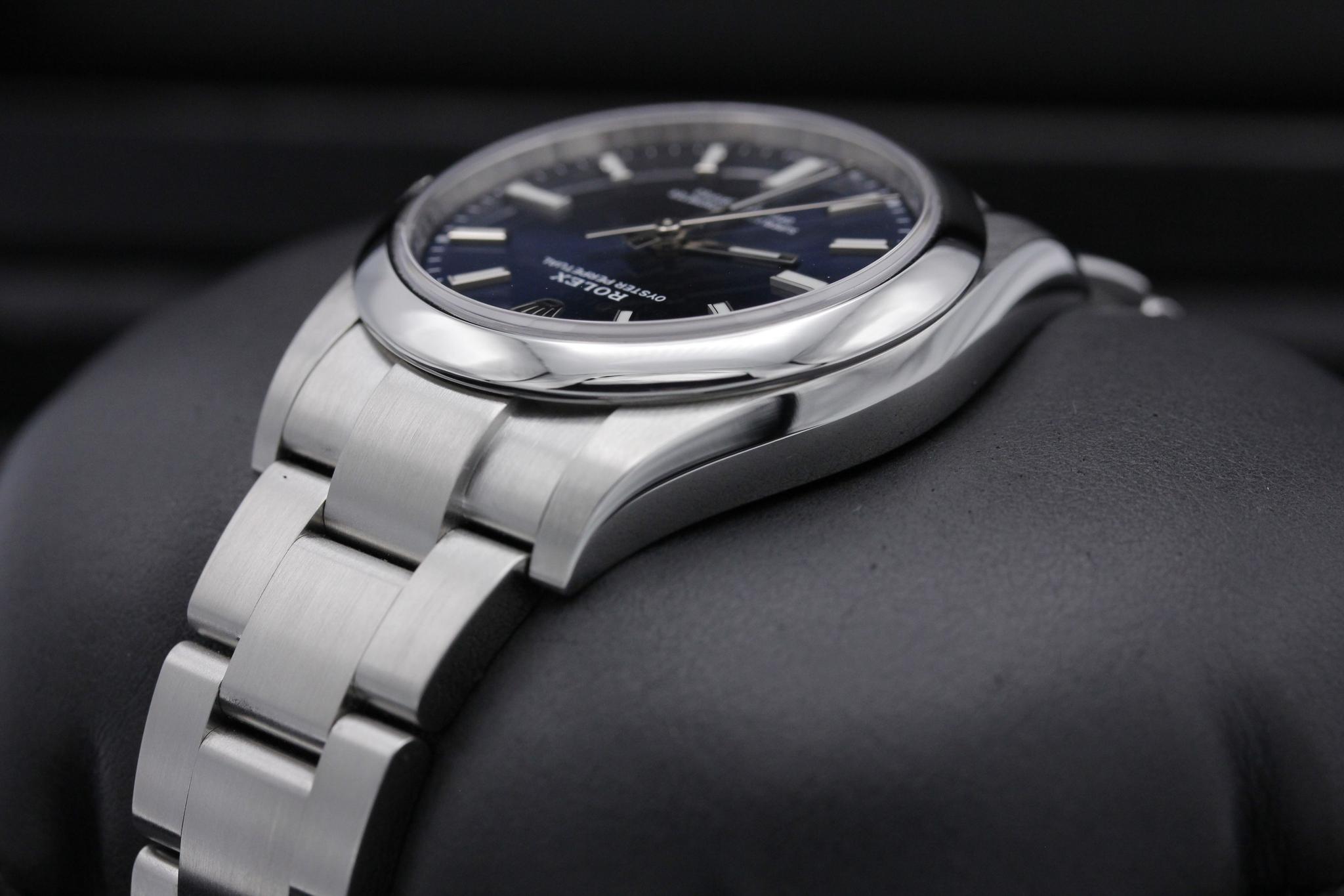 Watch Image 5