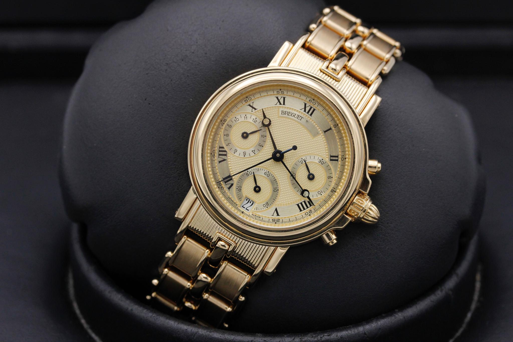 Watch Image 11