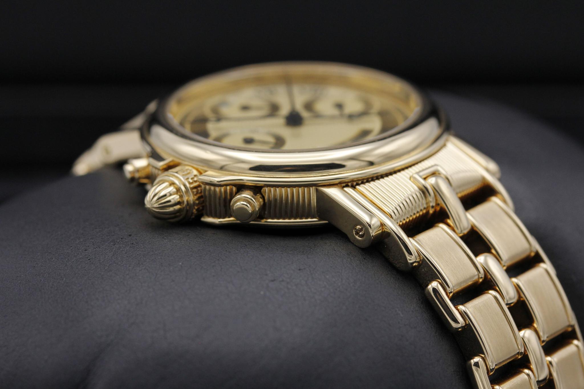 Watch Image 4