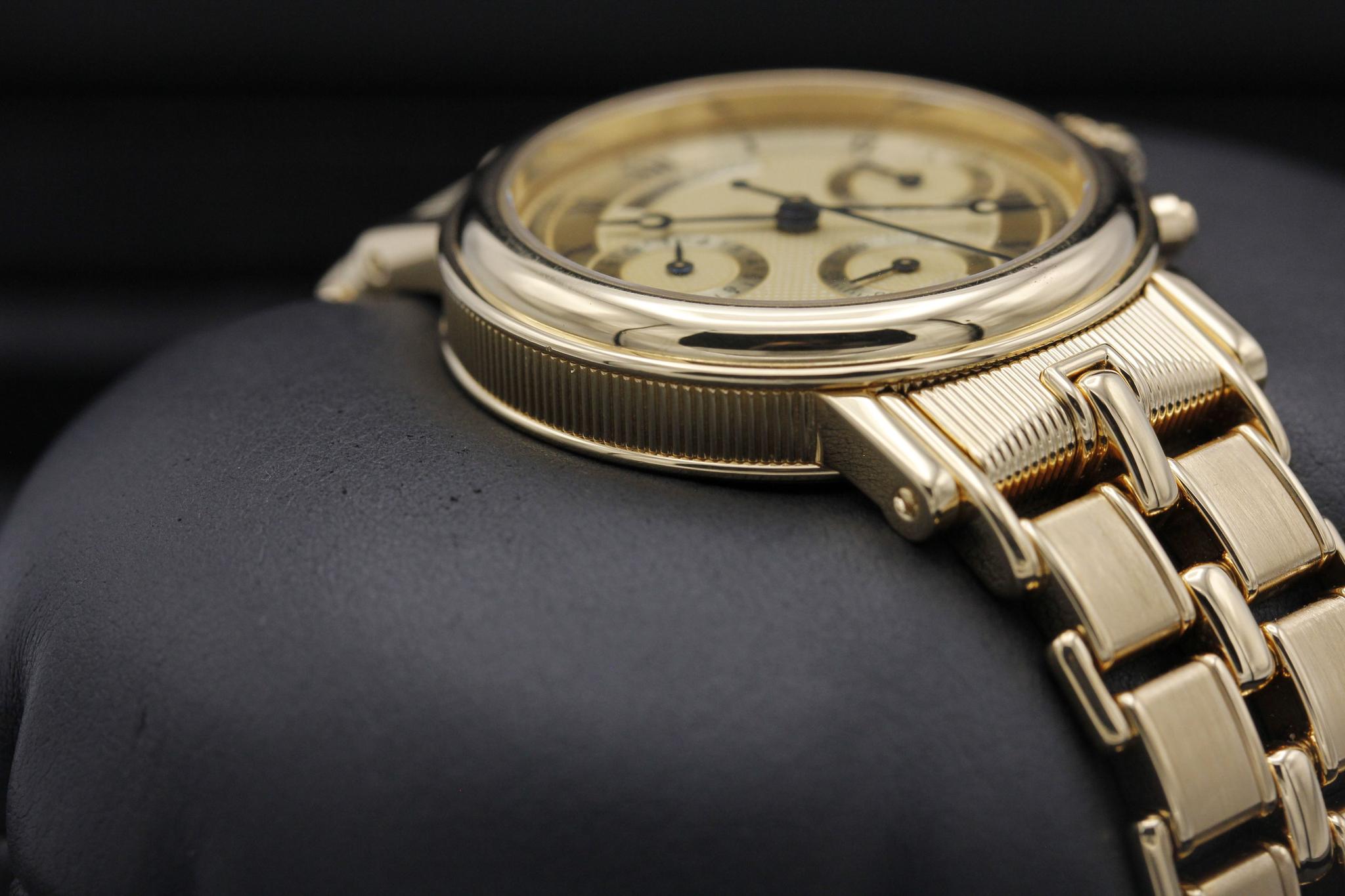Watch Image 6