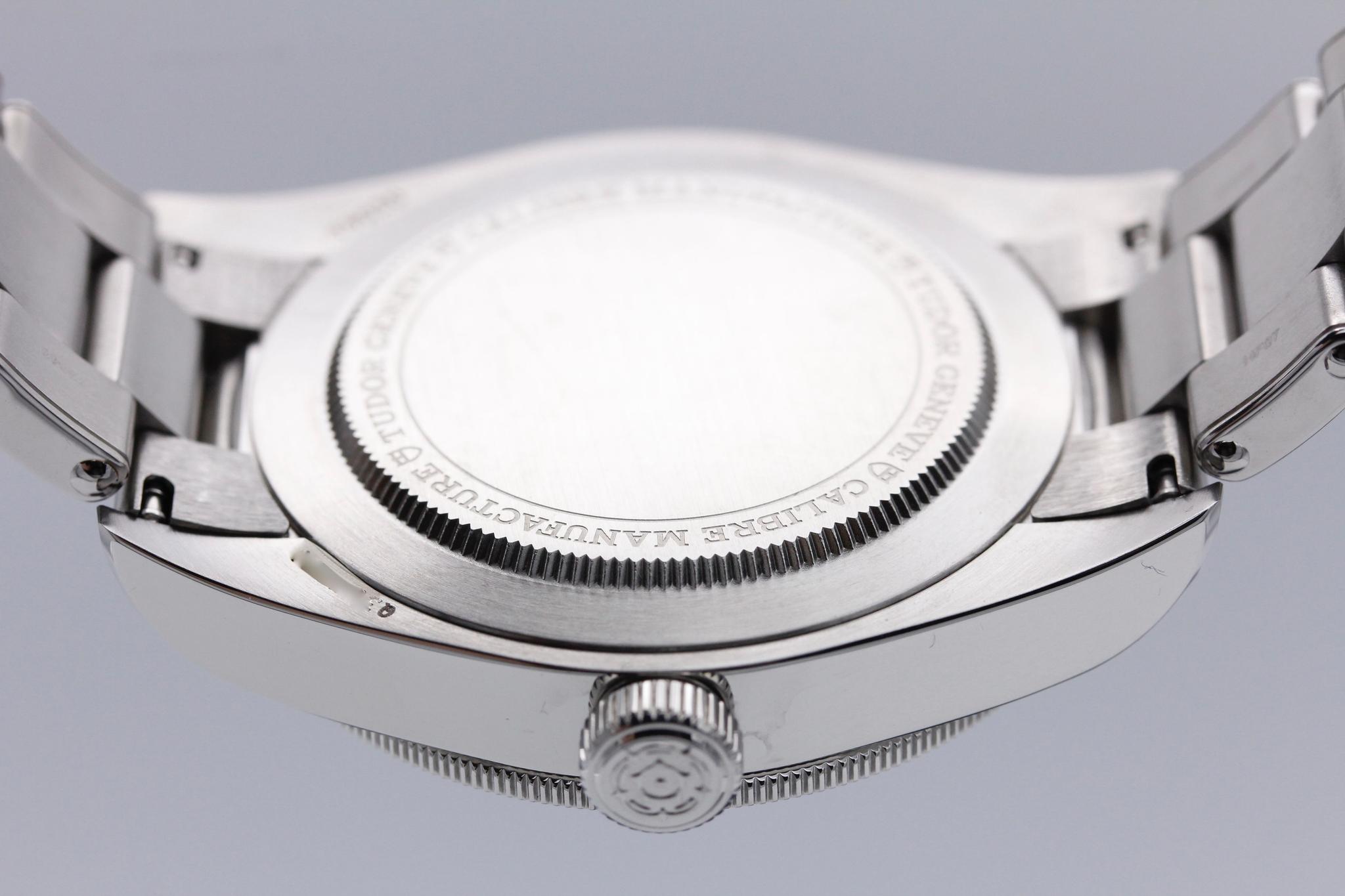 Watch Image 7