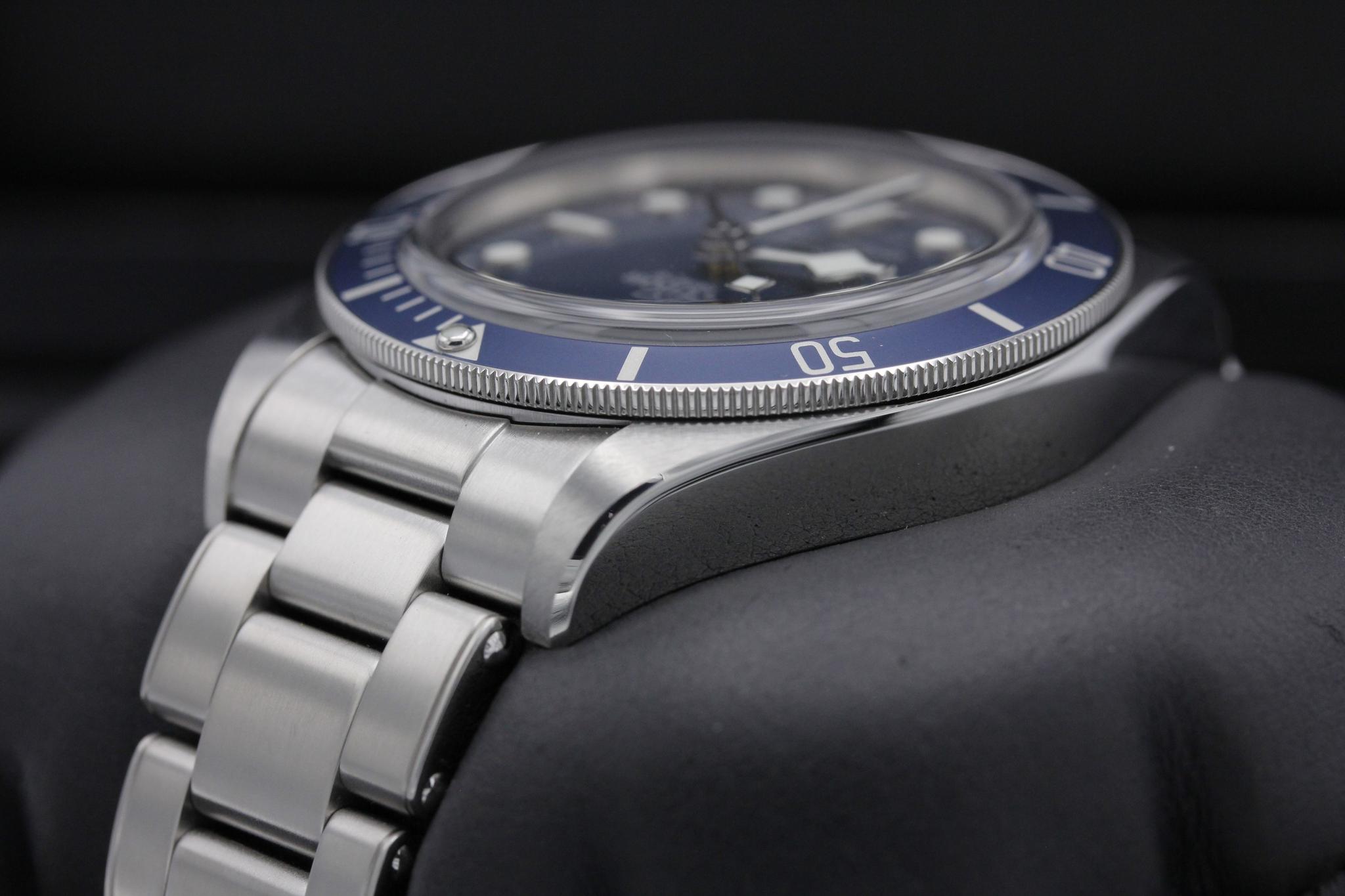 Watch Image 5