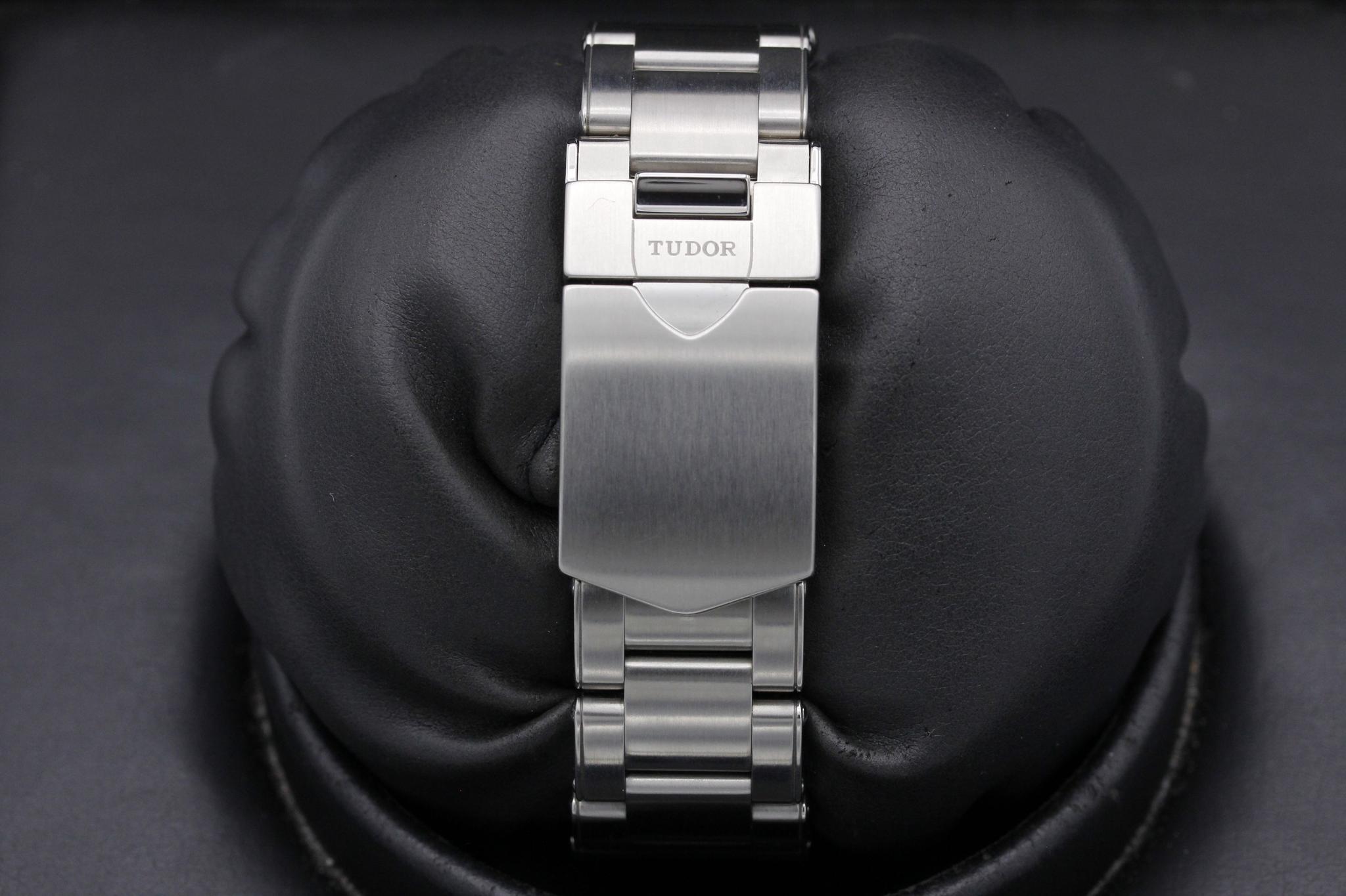 Watch Image 8
