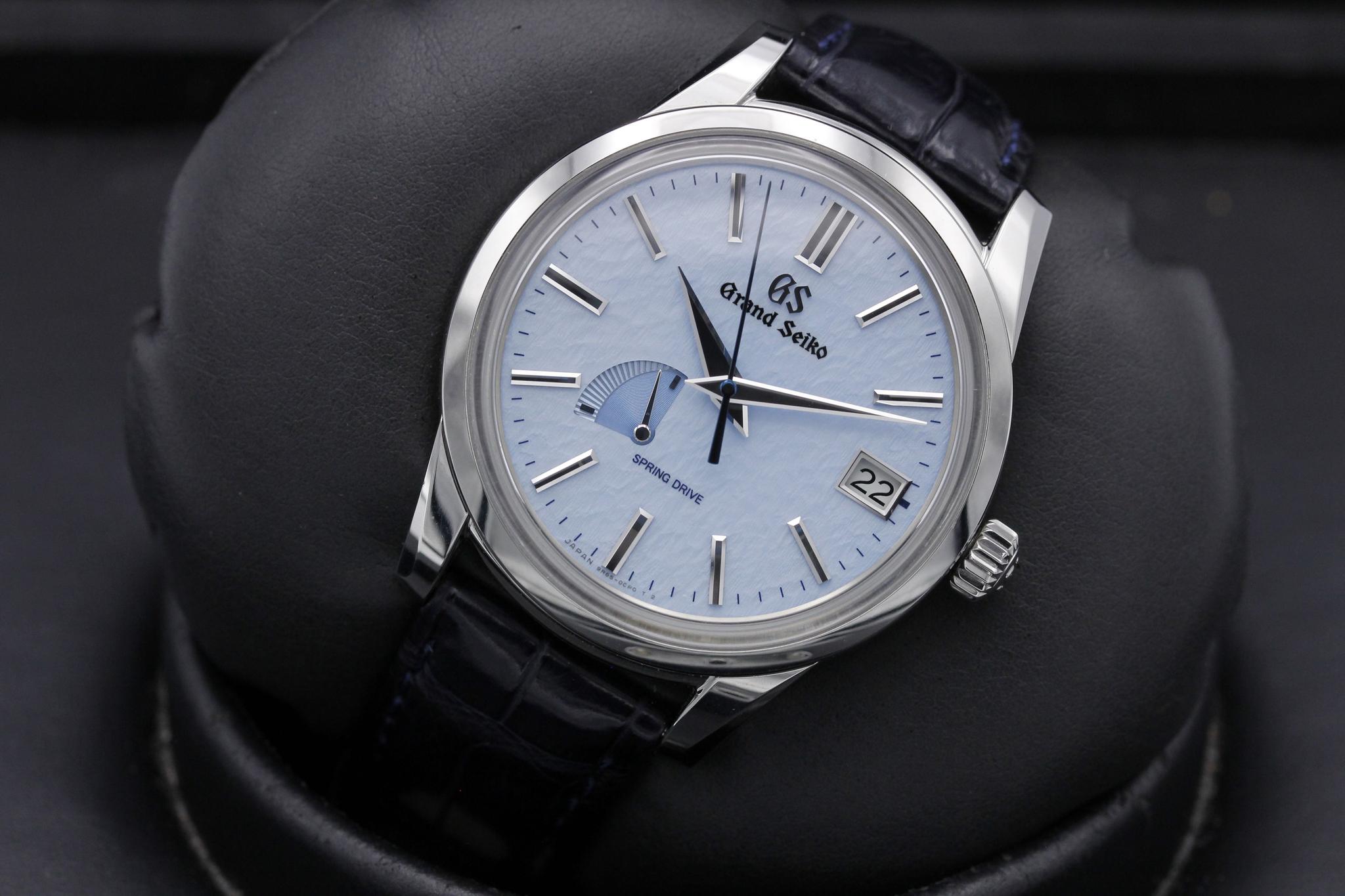 Watch Image 10