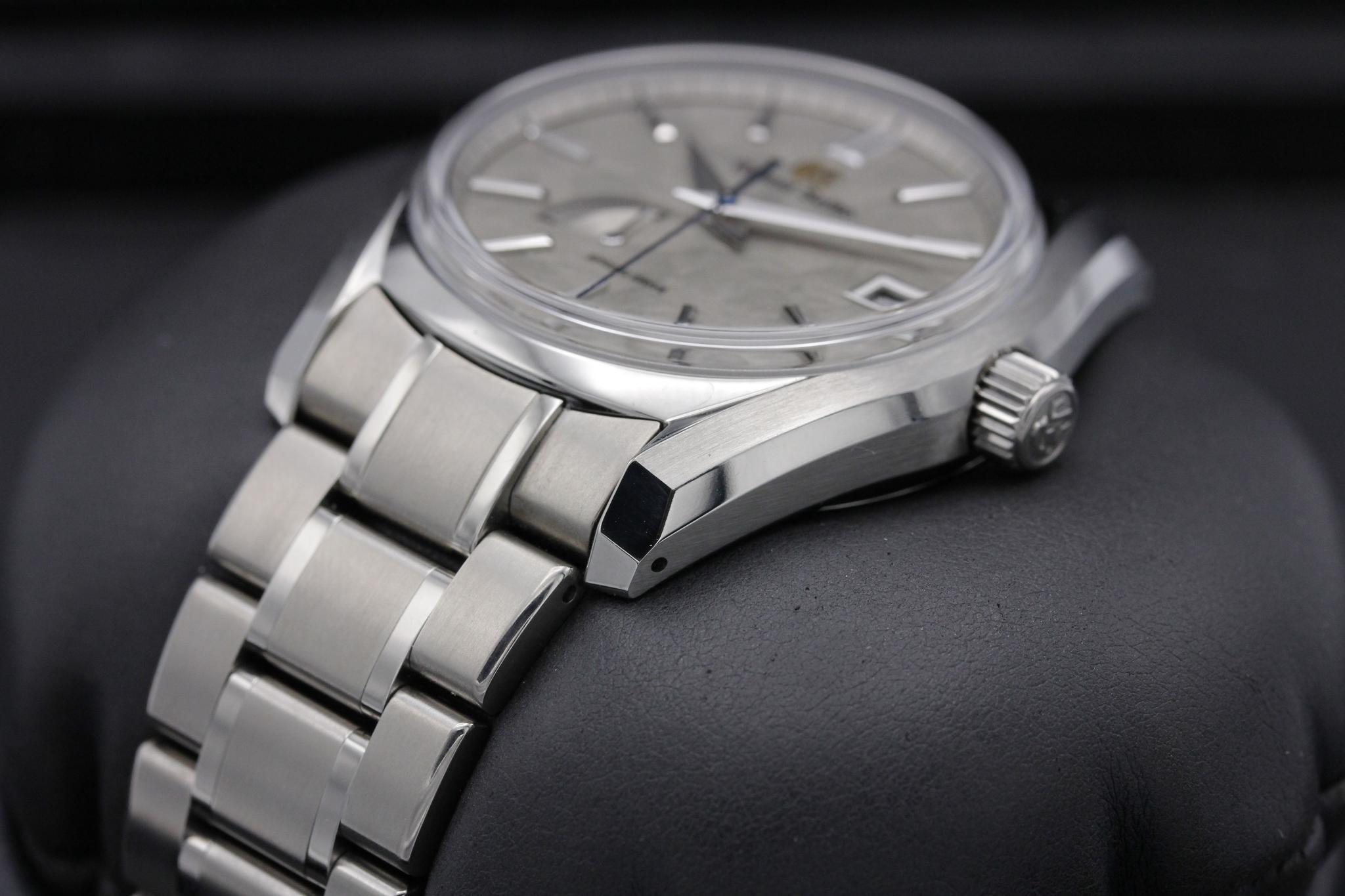 Watch Image 2