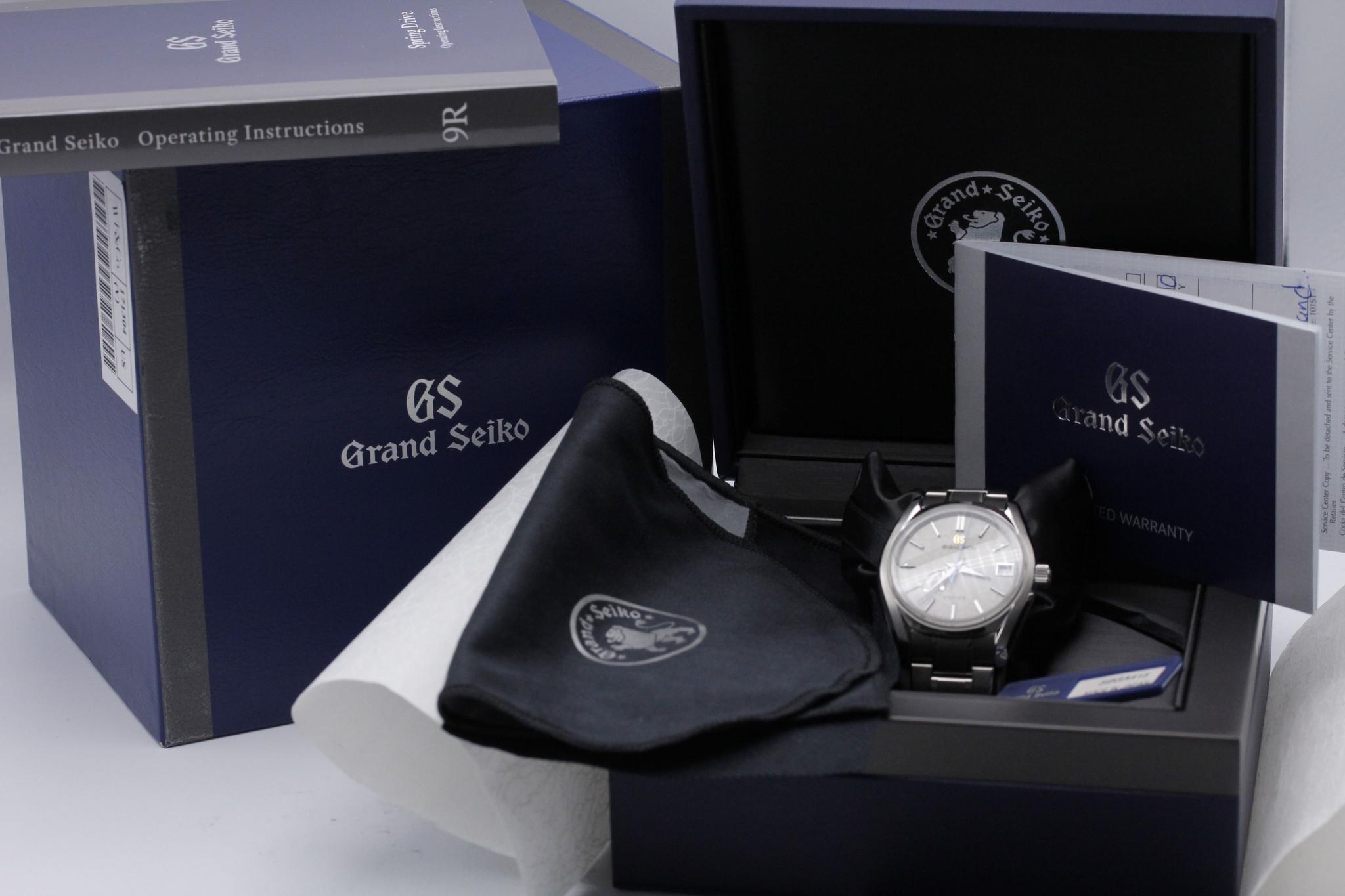 Watch Image 11