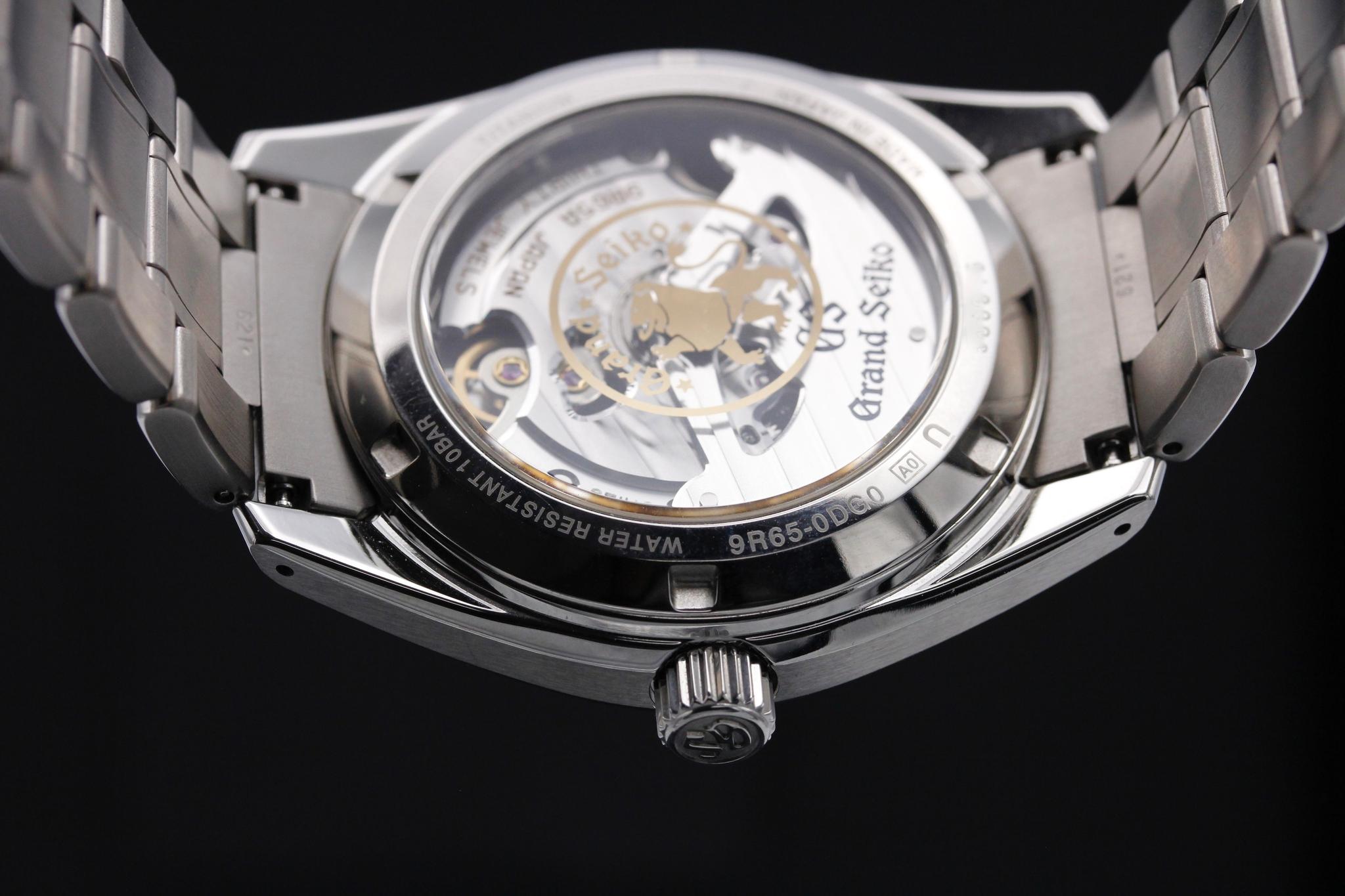 Watch Image 7