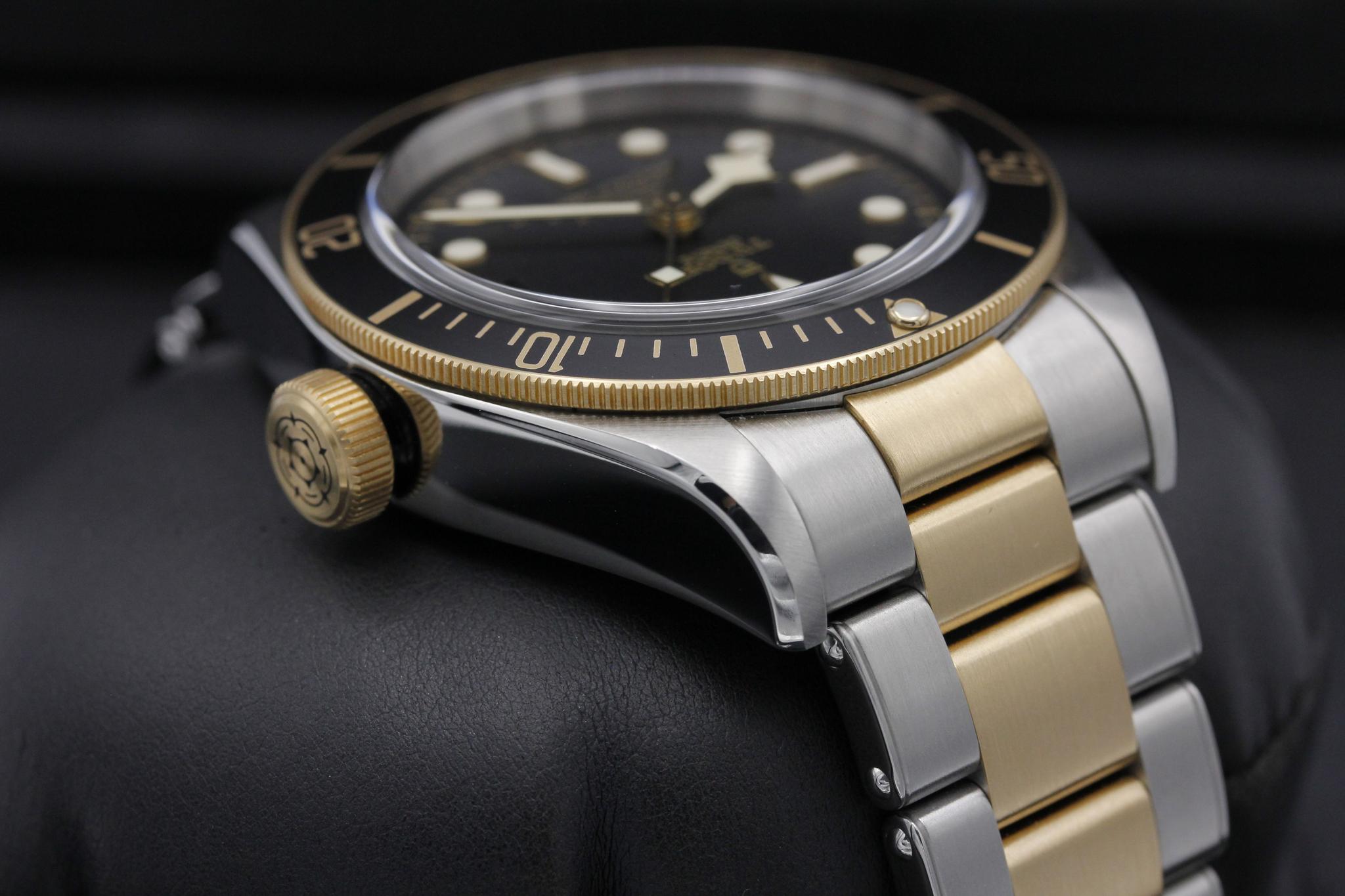 Watch Image 4