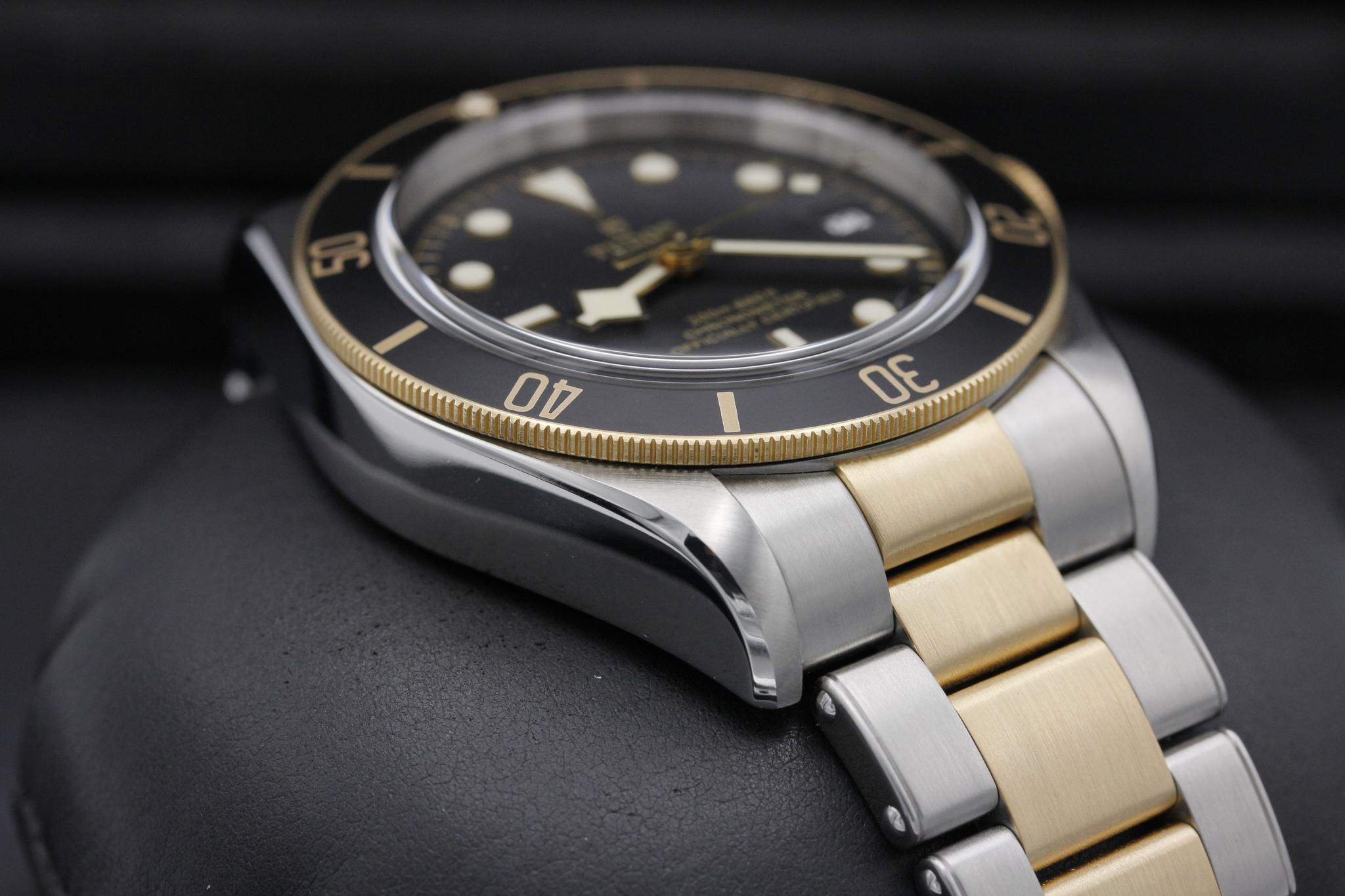 Watch Image 6