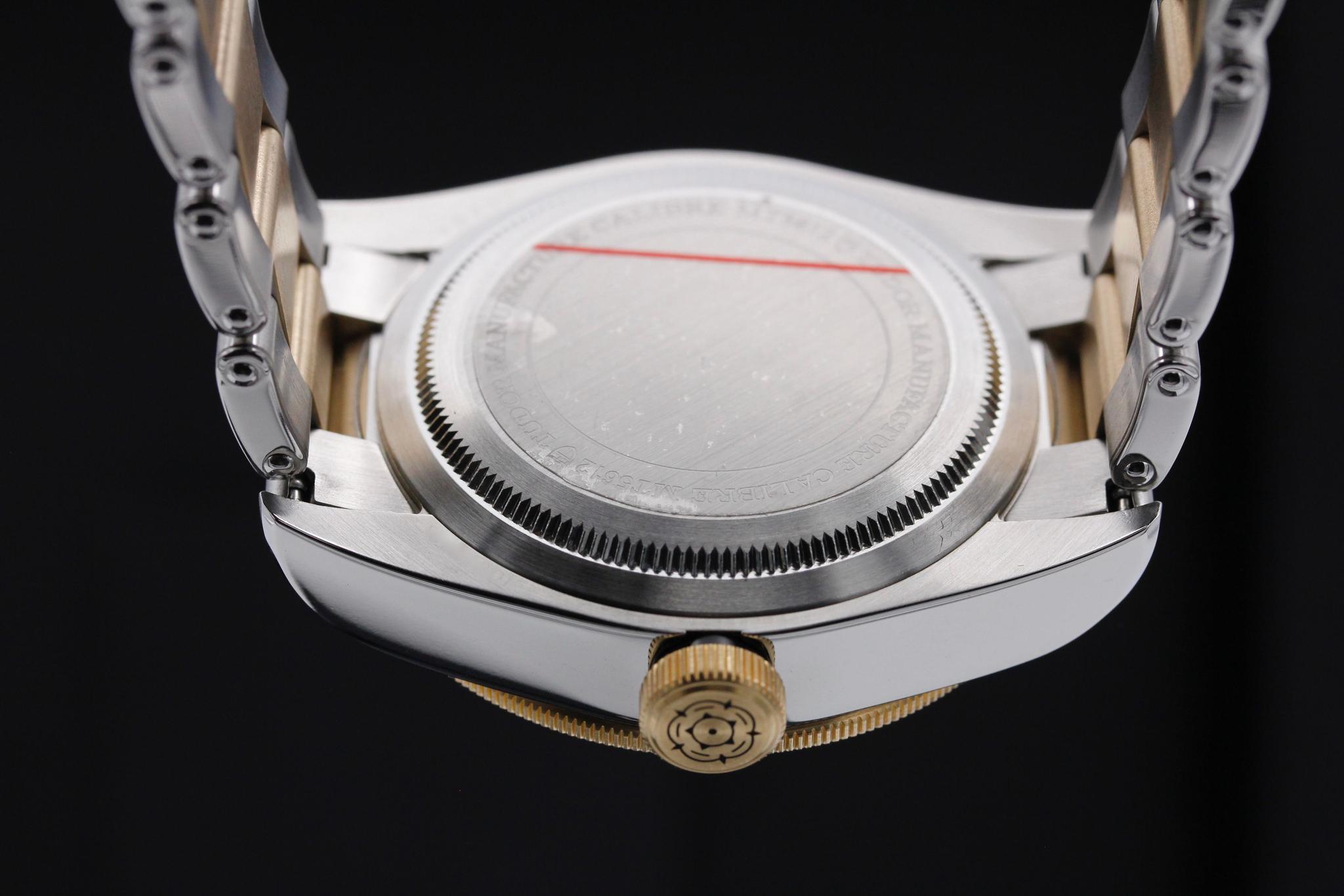 Watch Image 7