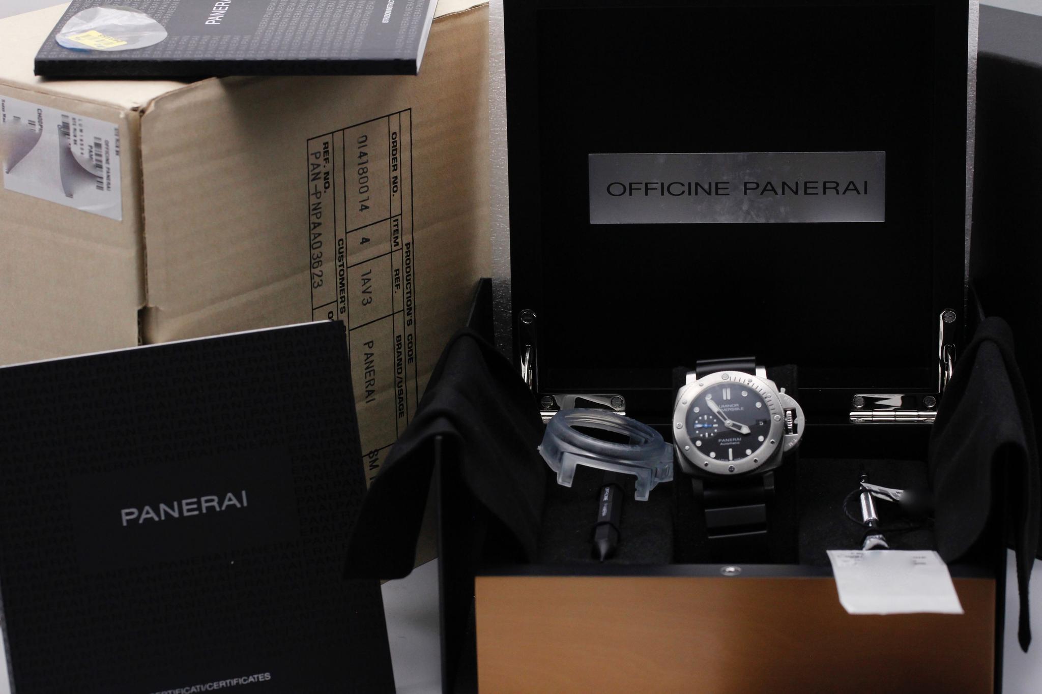 Watch Image 12