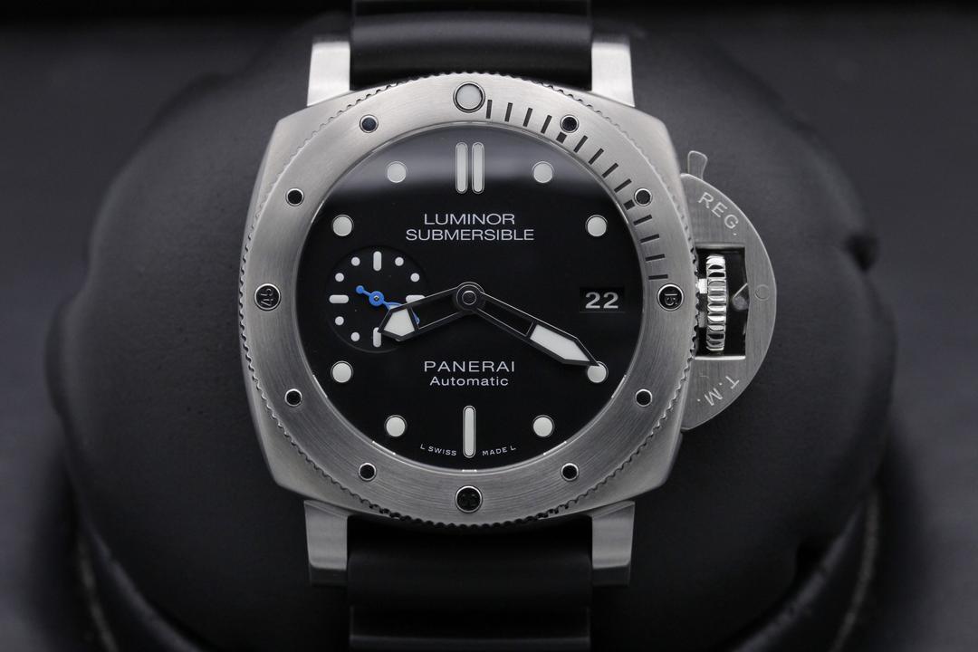 Panerai Luminor Submersible Pam 682