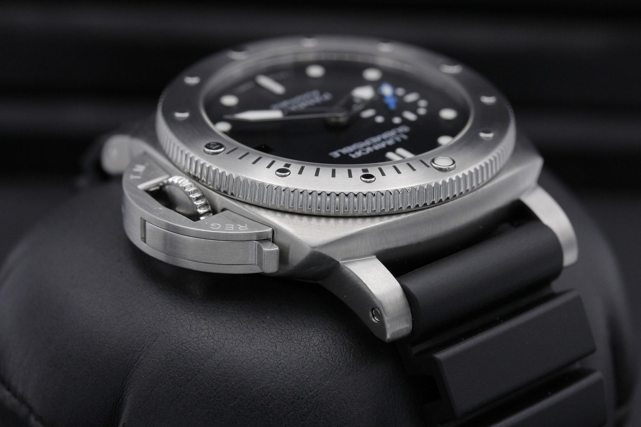 Watch Image 4