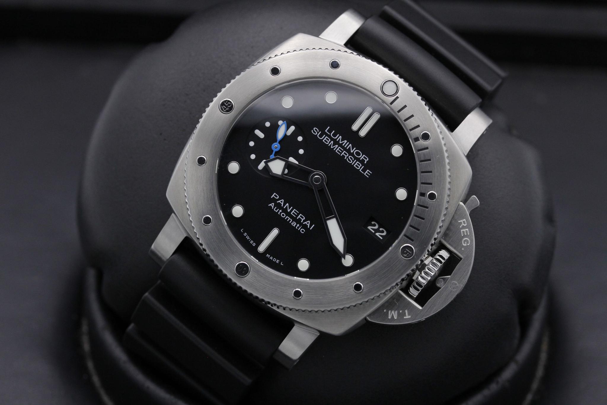 Watch Image 9