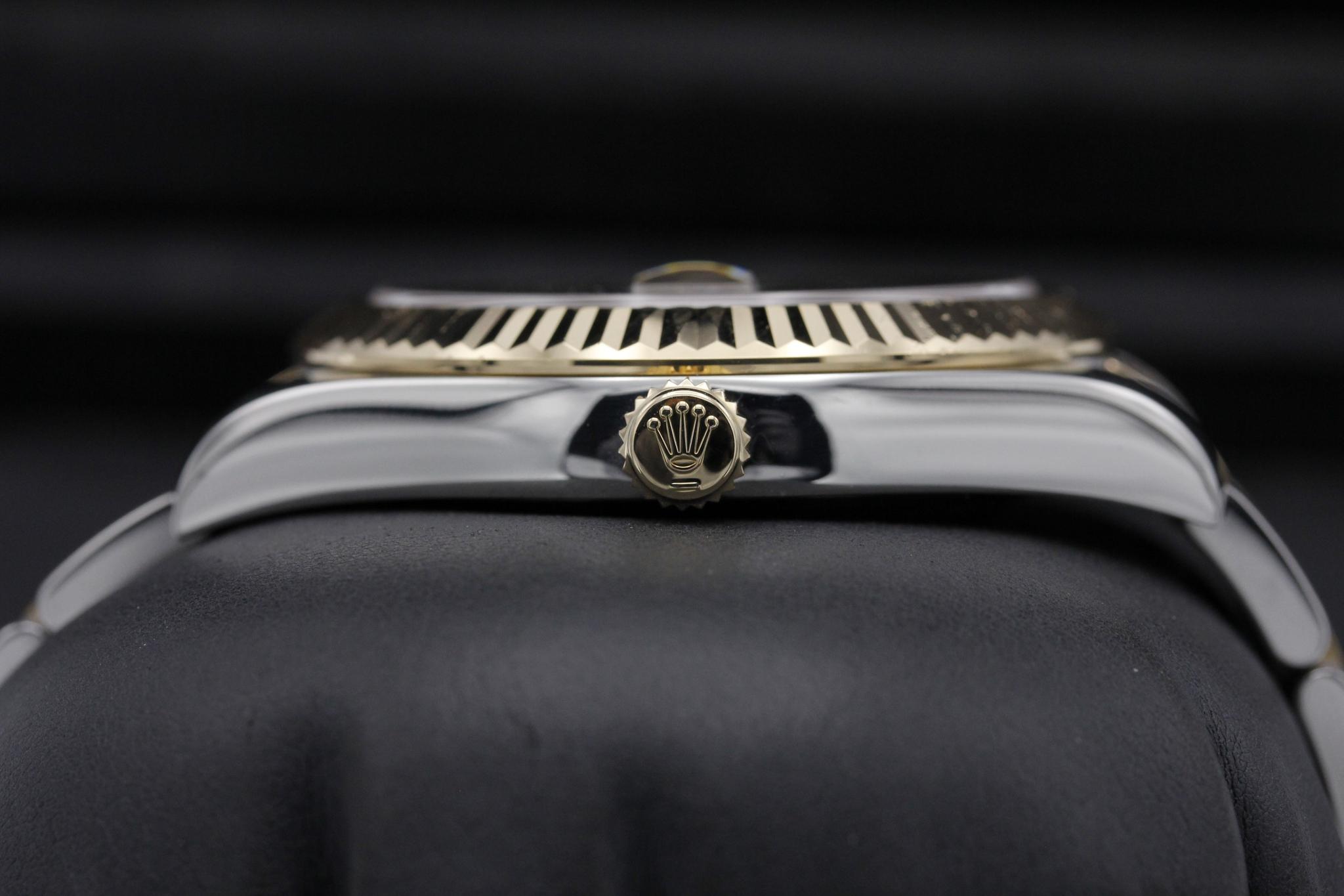 Watch Image 3