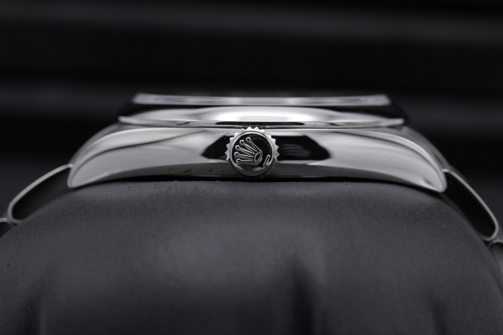 Watch Image 3