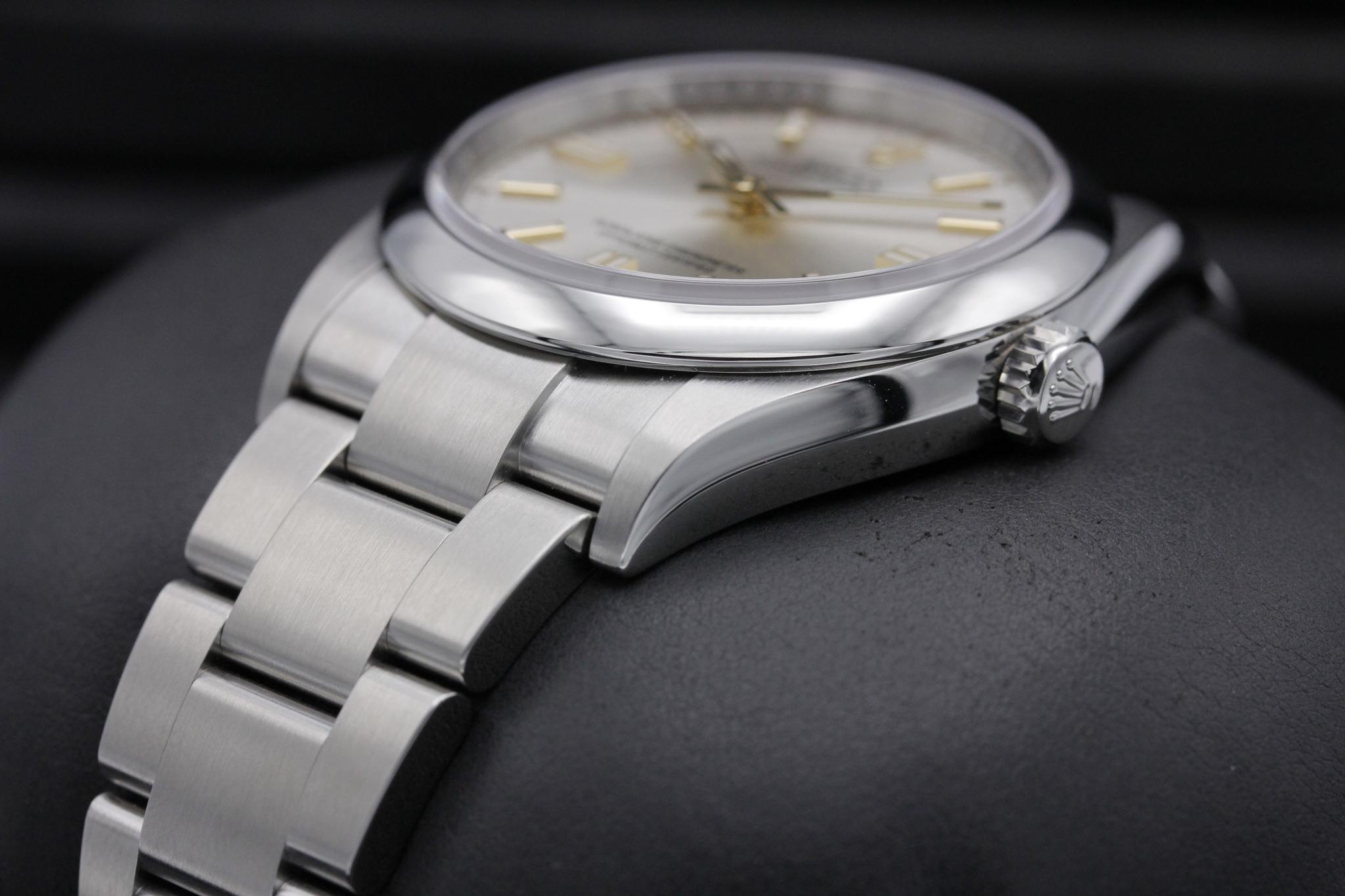 Watch Image 2