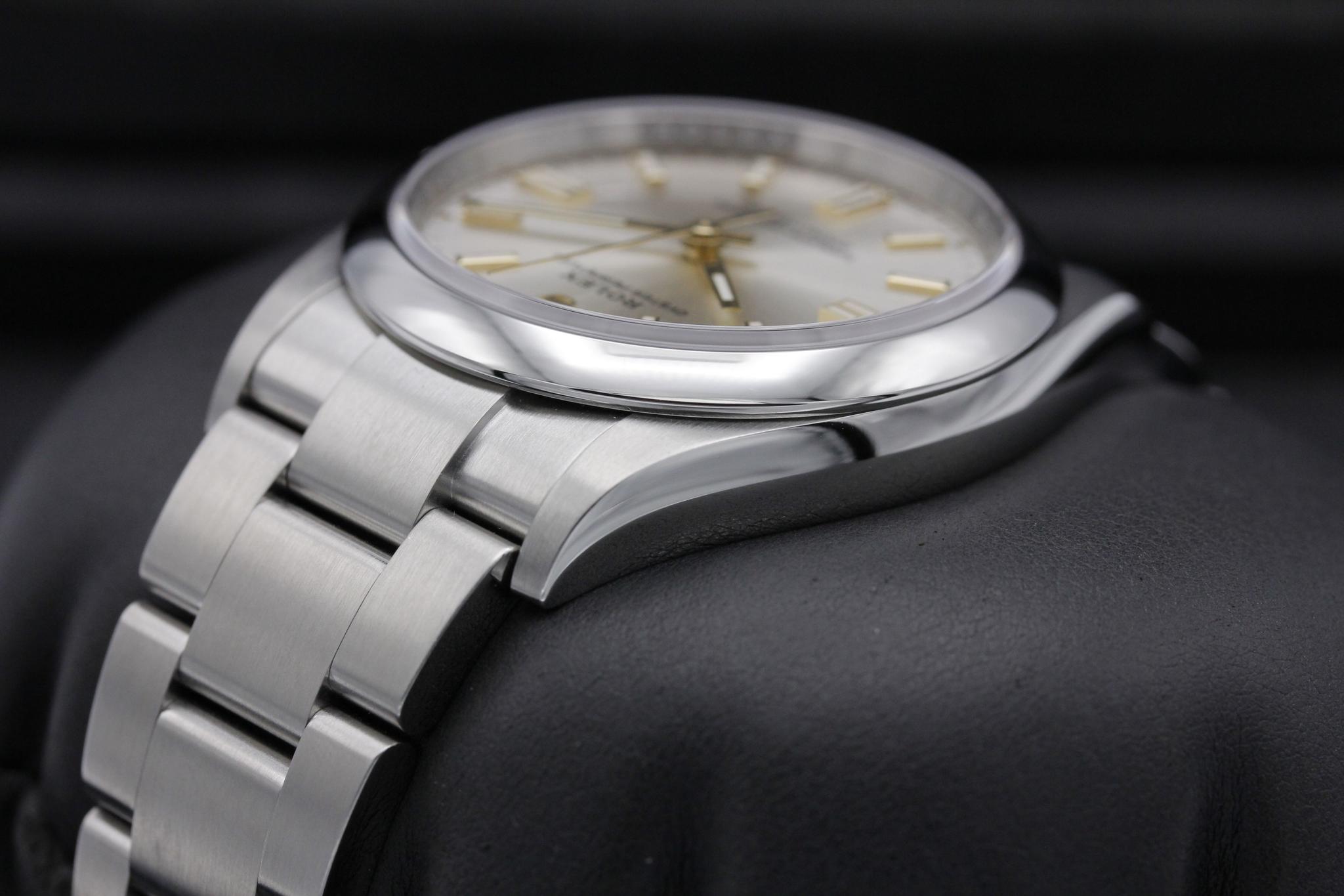 Watch Image 5