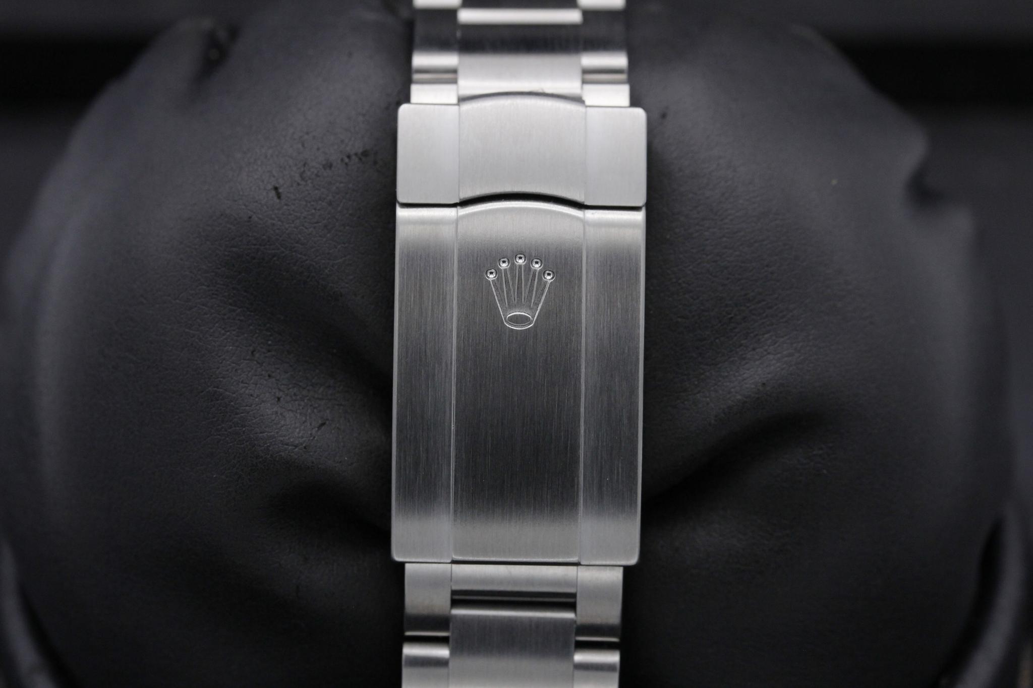Watch Image 8