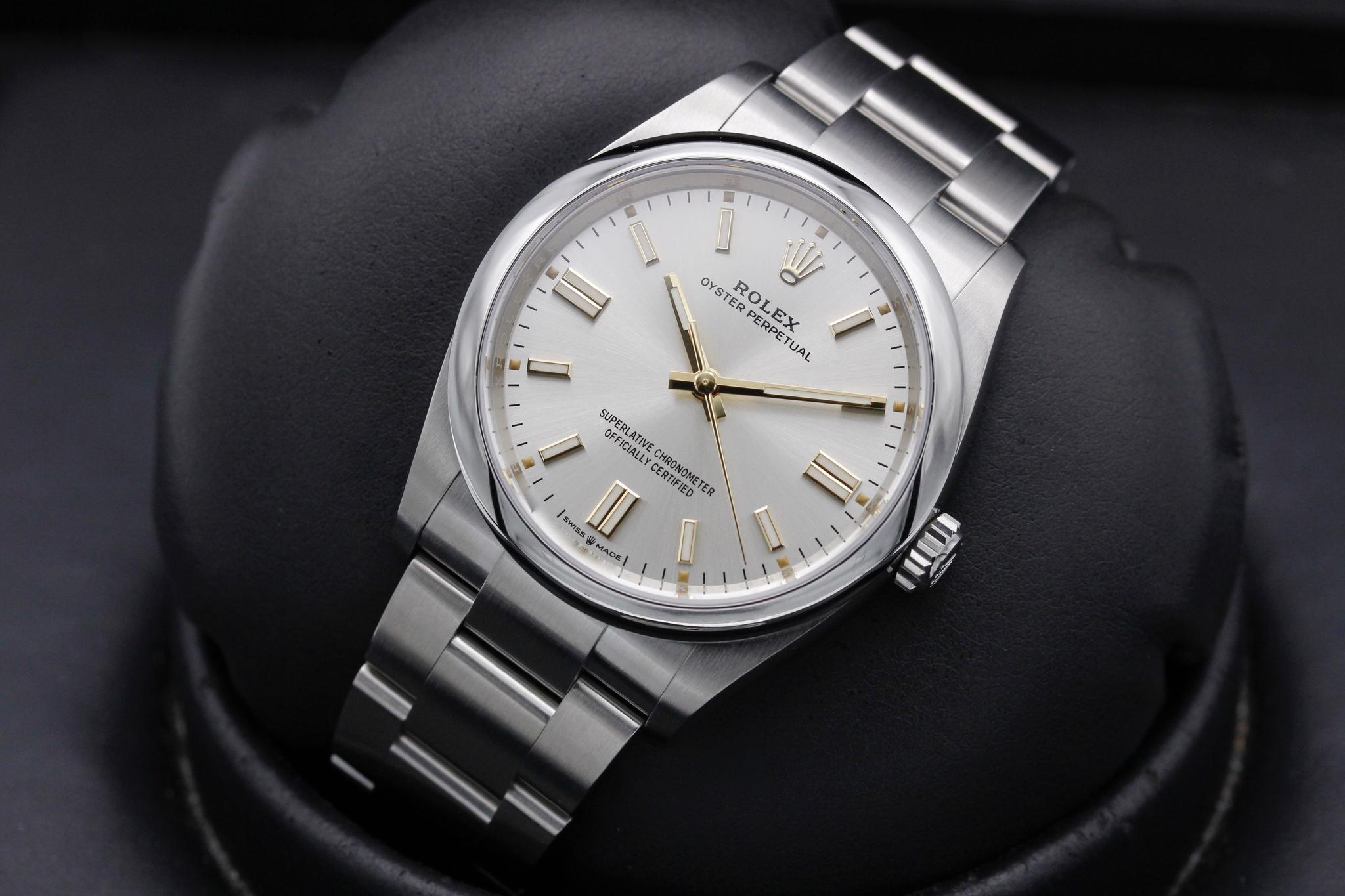 Watch Image 9