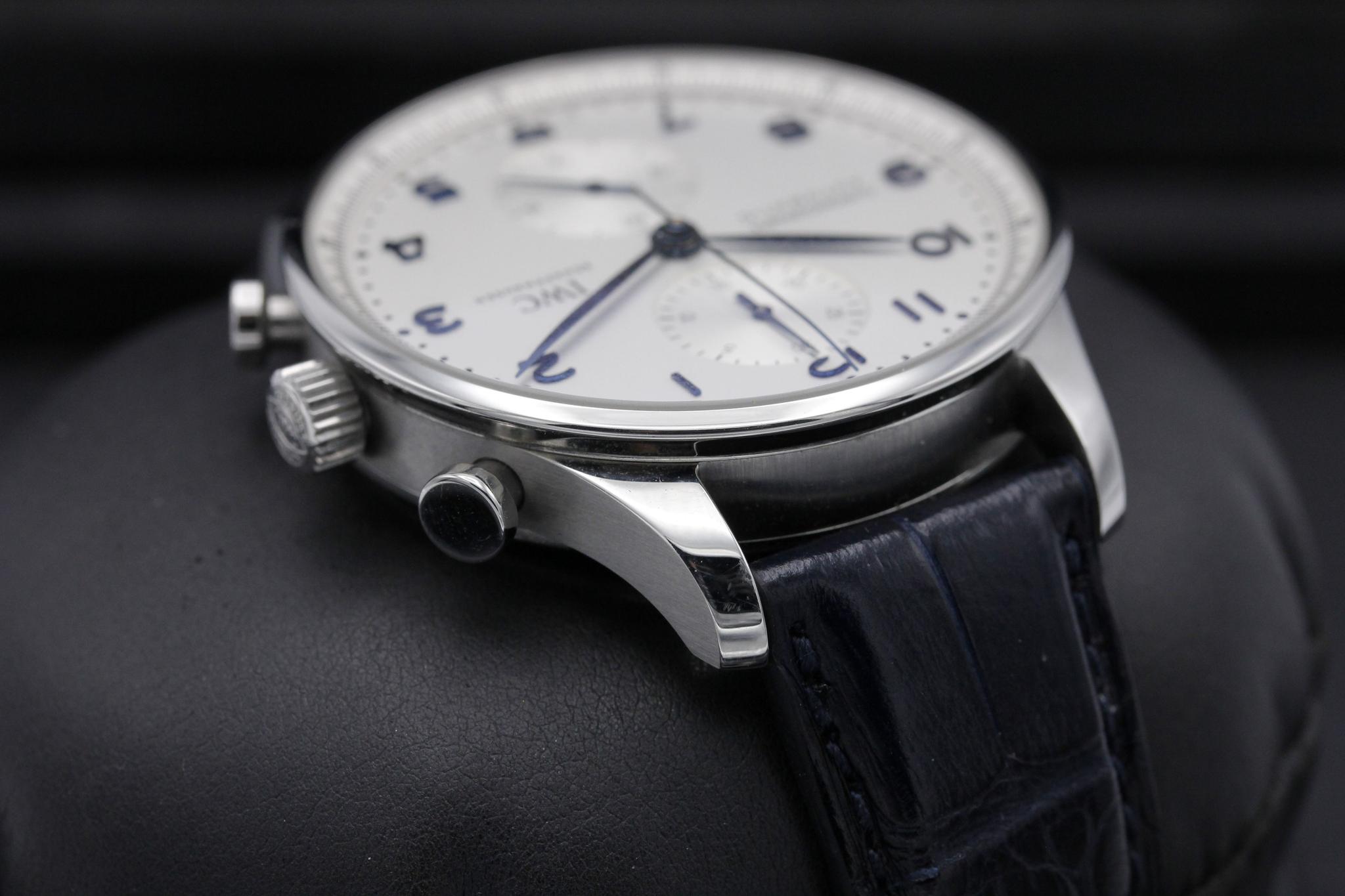 Watch Image 4
