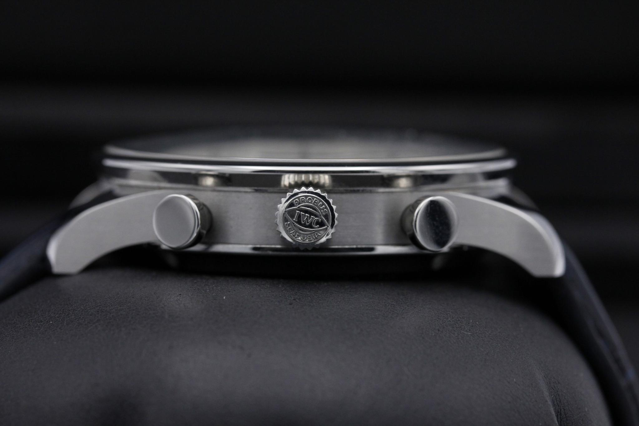 Watch Image 3